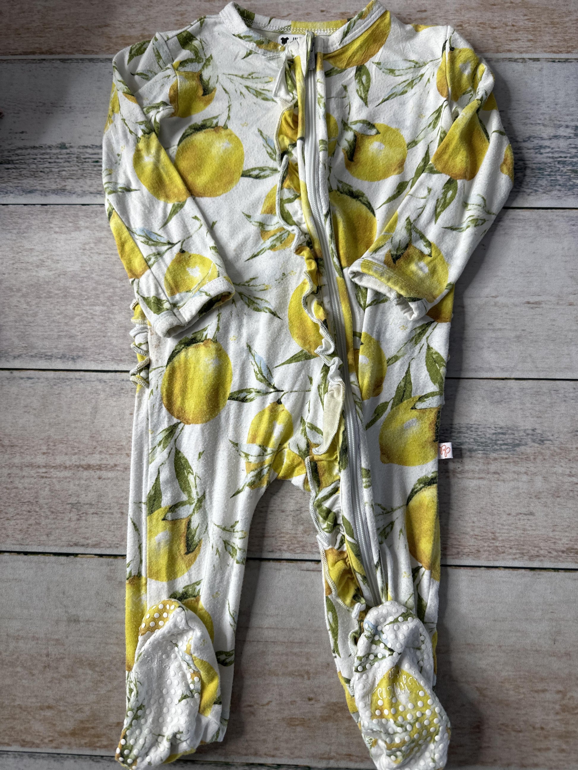 Unisex Pajamas Size: 6-9 months