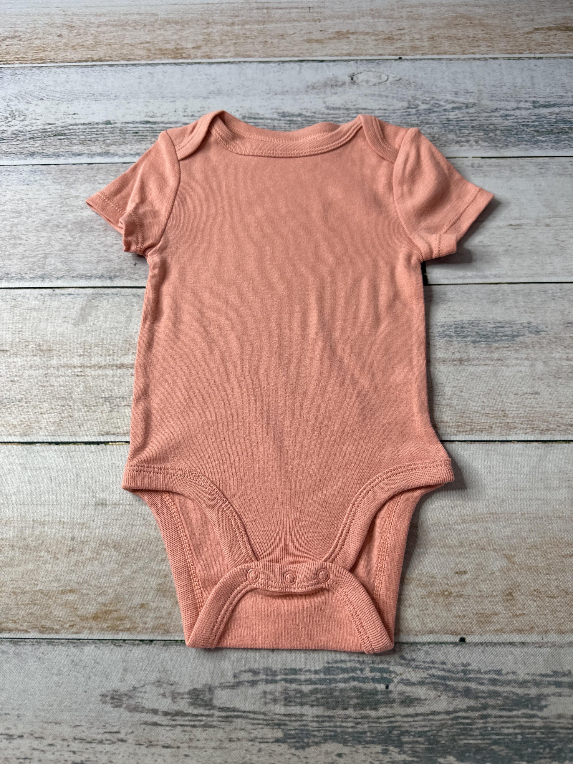 Cloud Island Unisex Onesie Size: 6-9 months