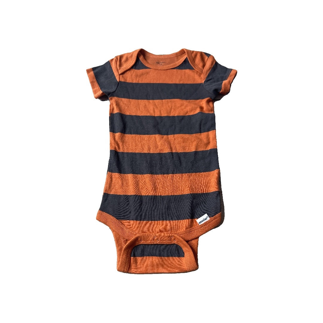 Gerber Unisex Onesie Size: 6-9 months