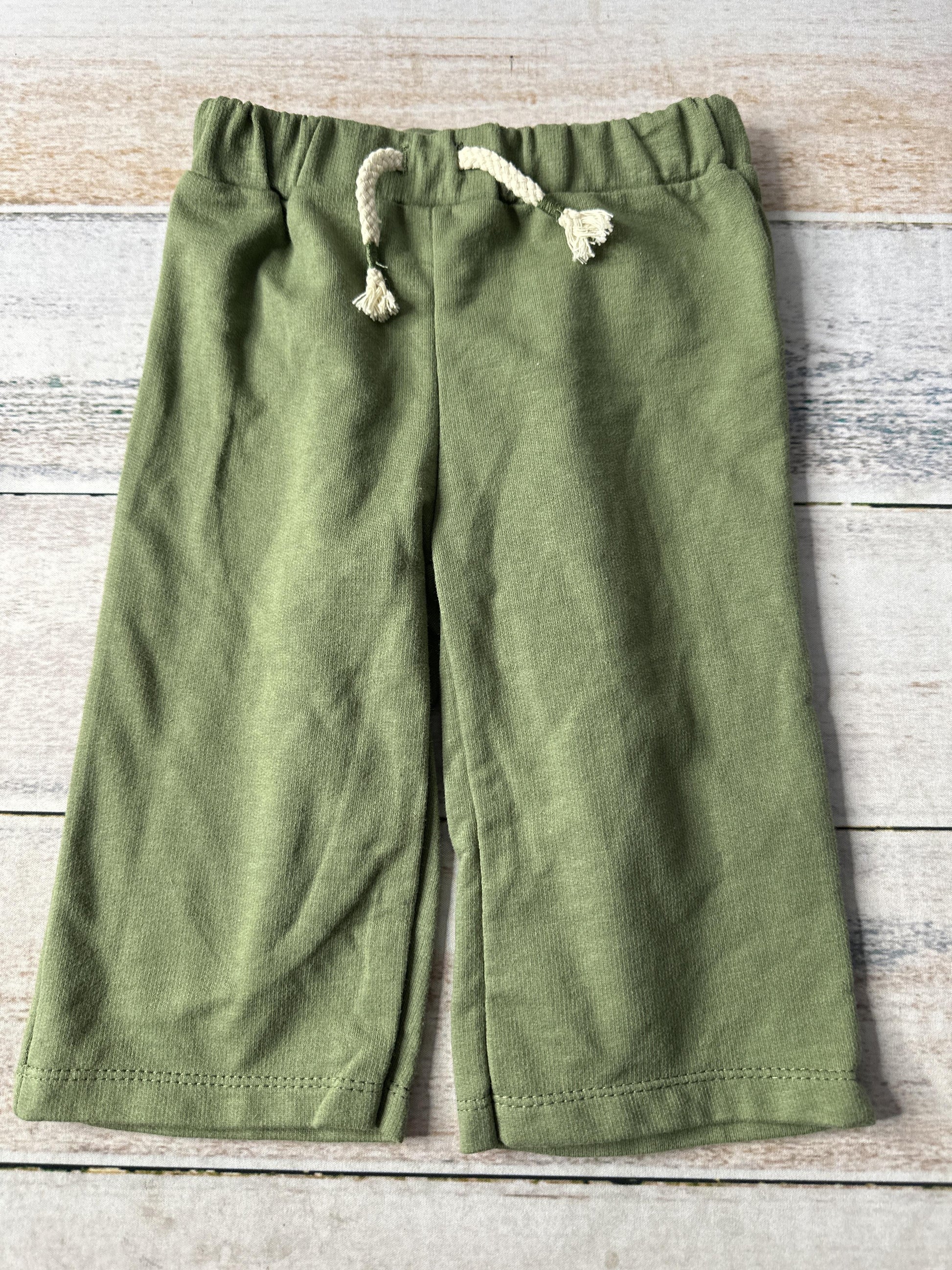 Unisex Pants Size: 6-9 months