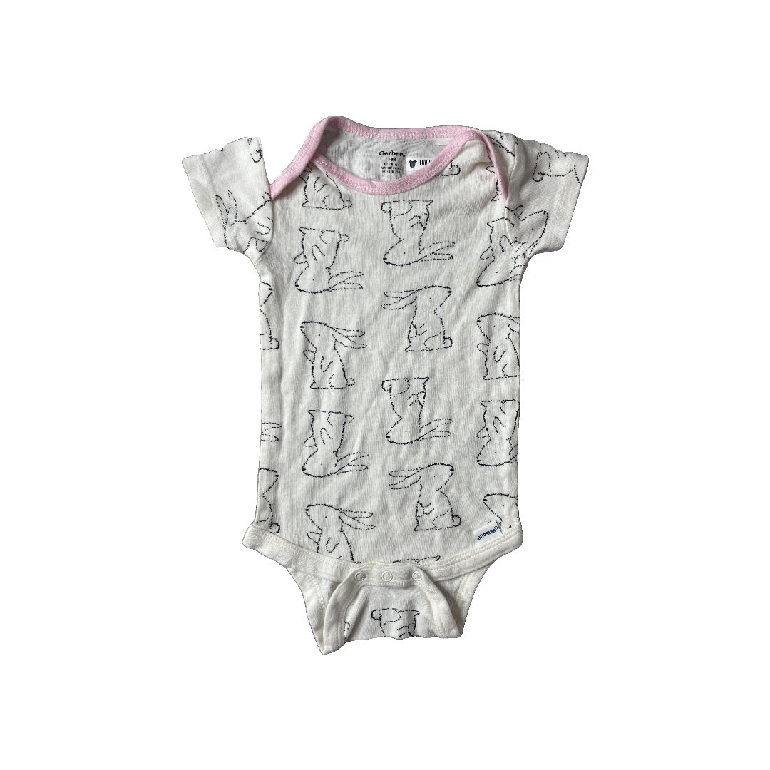 Gerber Unisex Onesie Size: 6-9 months