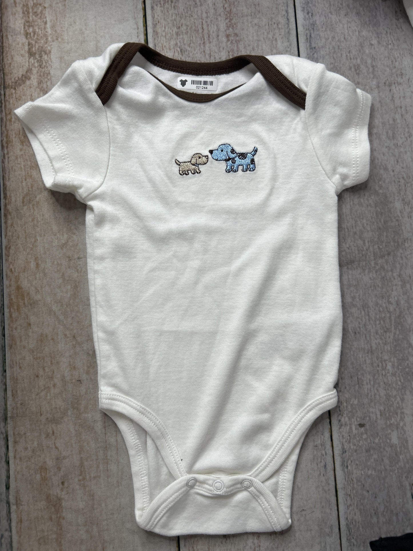 Unisex Onesie Size: 6-Mar