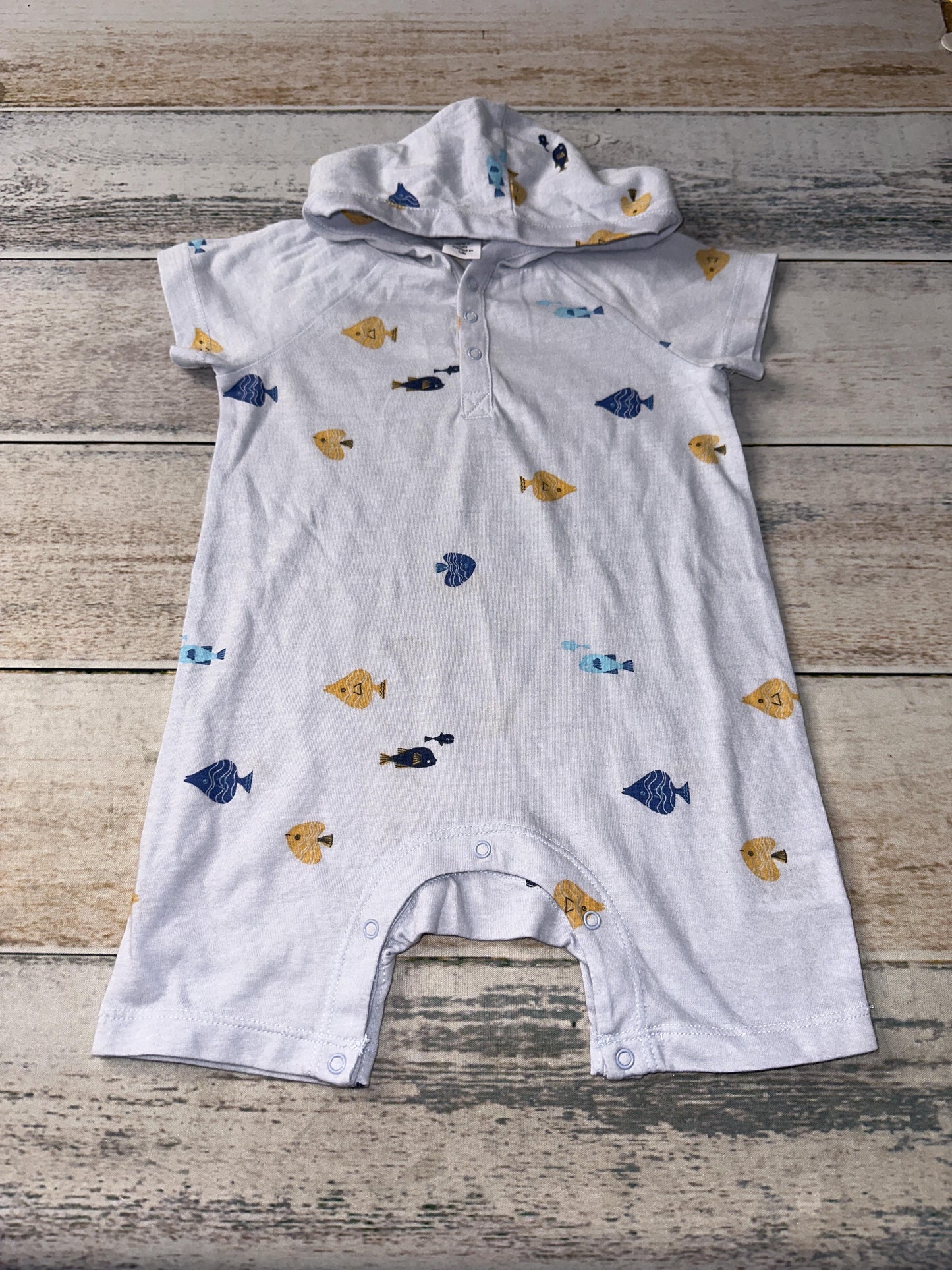 Unisex Romper Size: 6 months