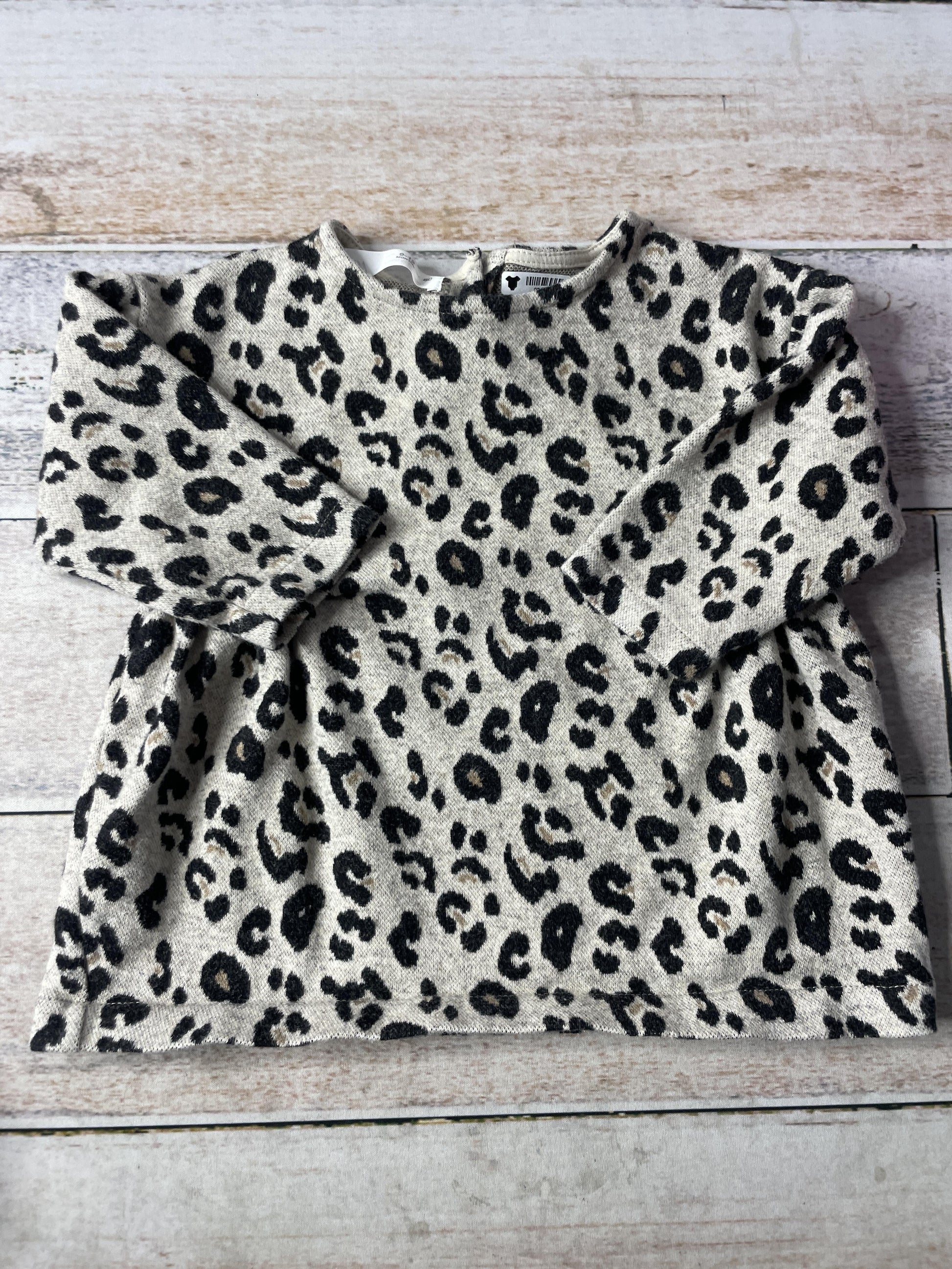 Unisex Sweater Size: 9-12 Months