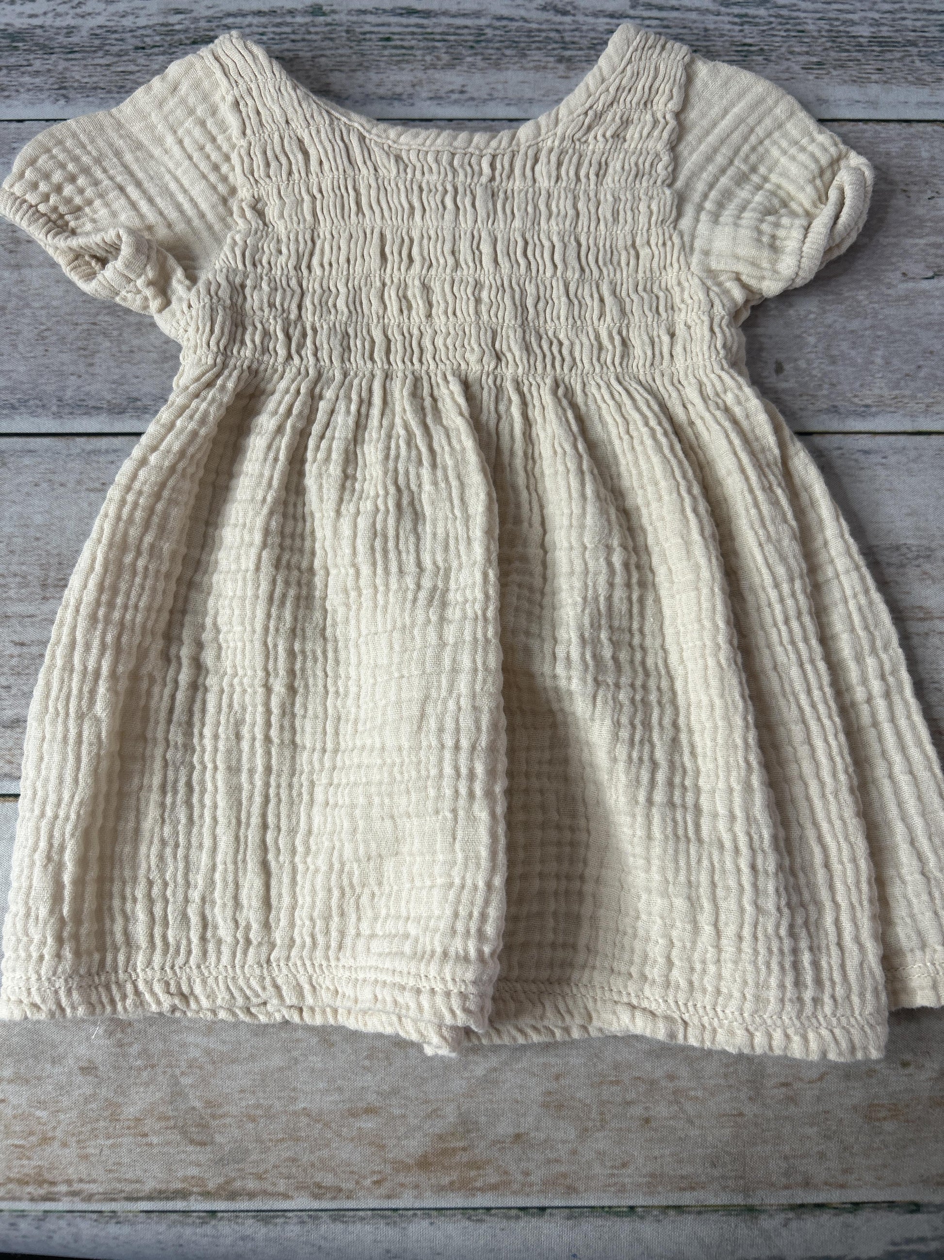 Girls Dress Size: 9-Jun