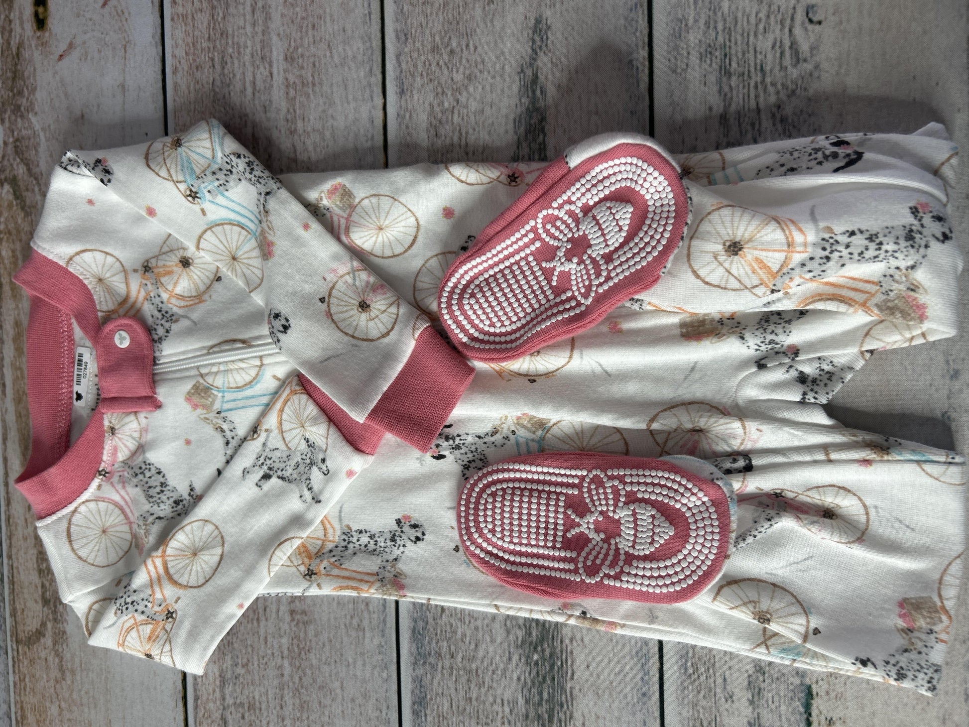 Girls 1-piece footed Pajamas Size: 9-Jun