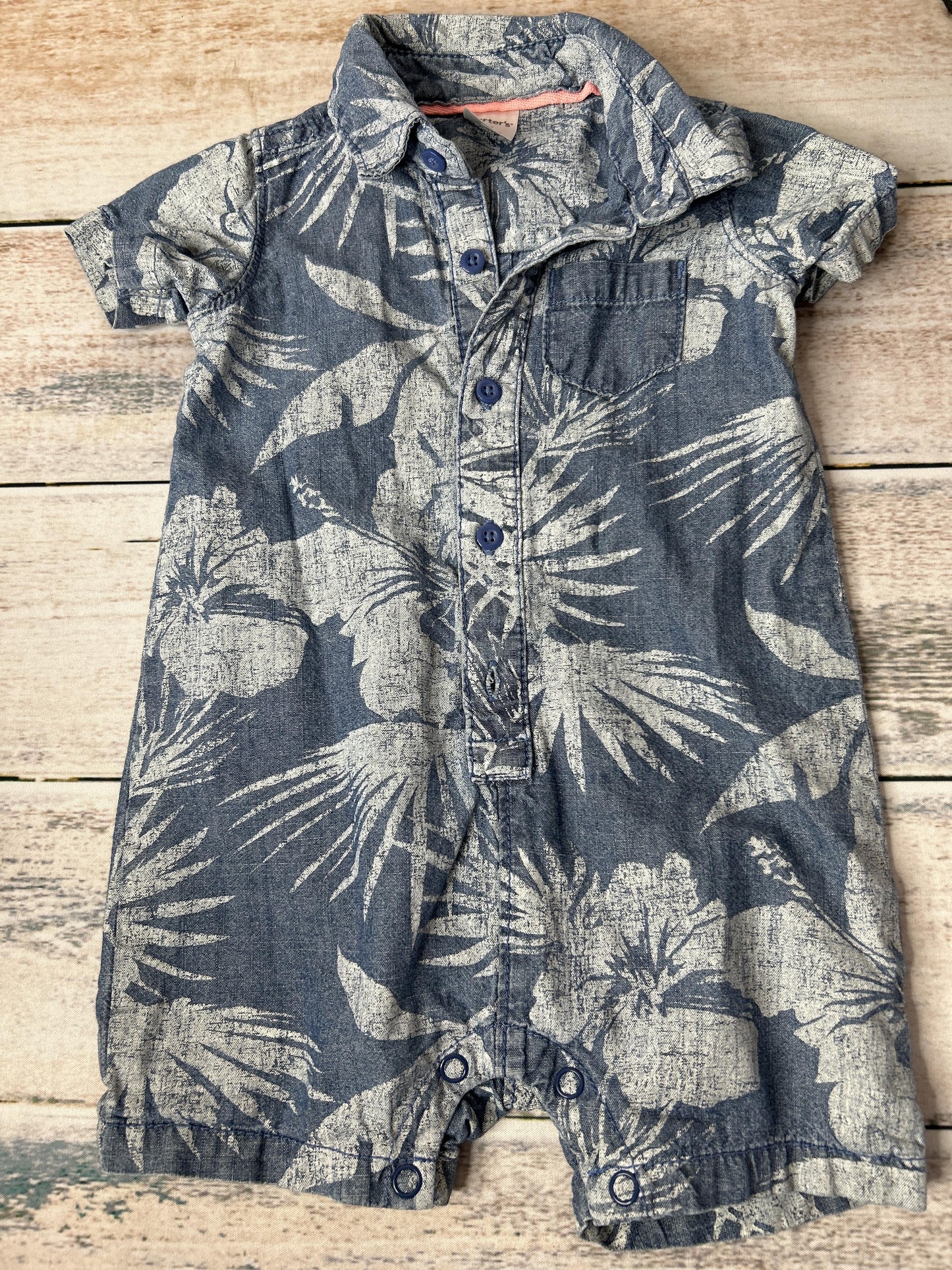 Unisex Romper Size: 9 months