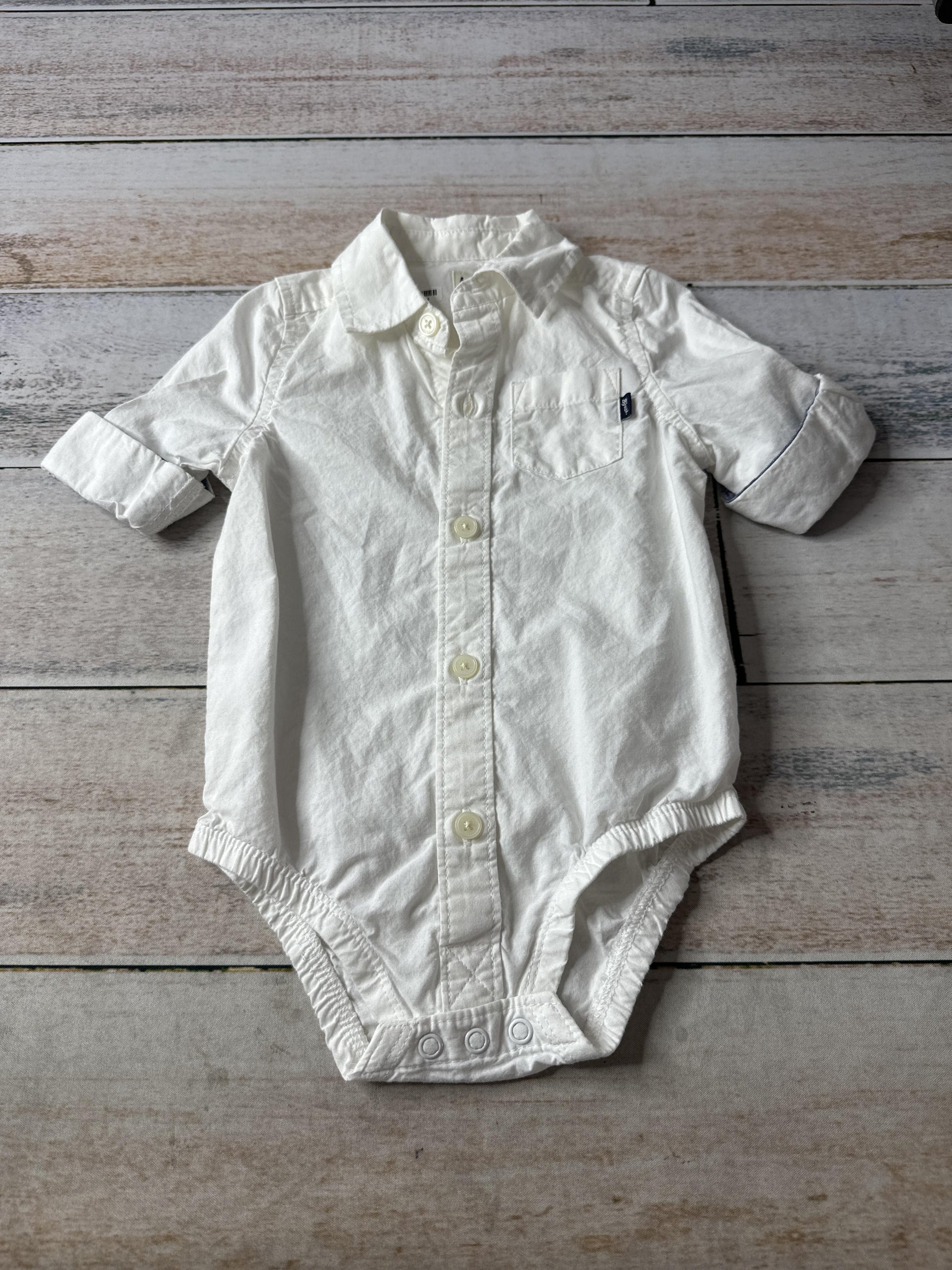 Unisex Button Down Short Sleeve Size: 9 months