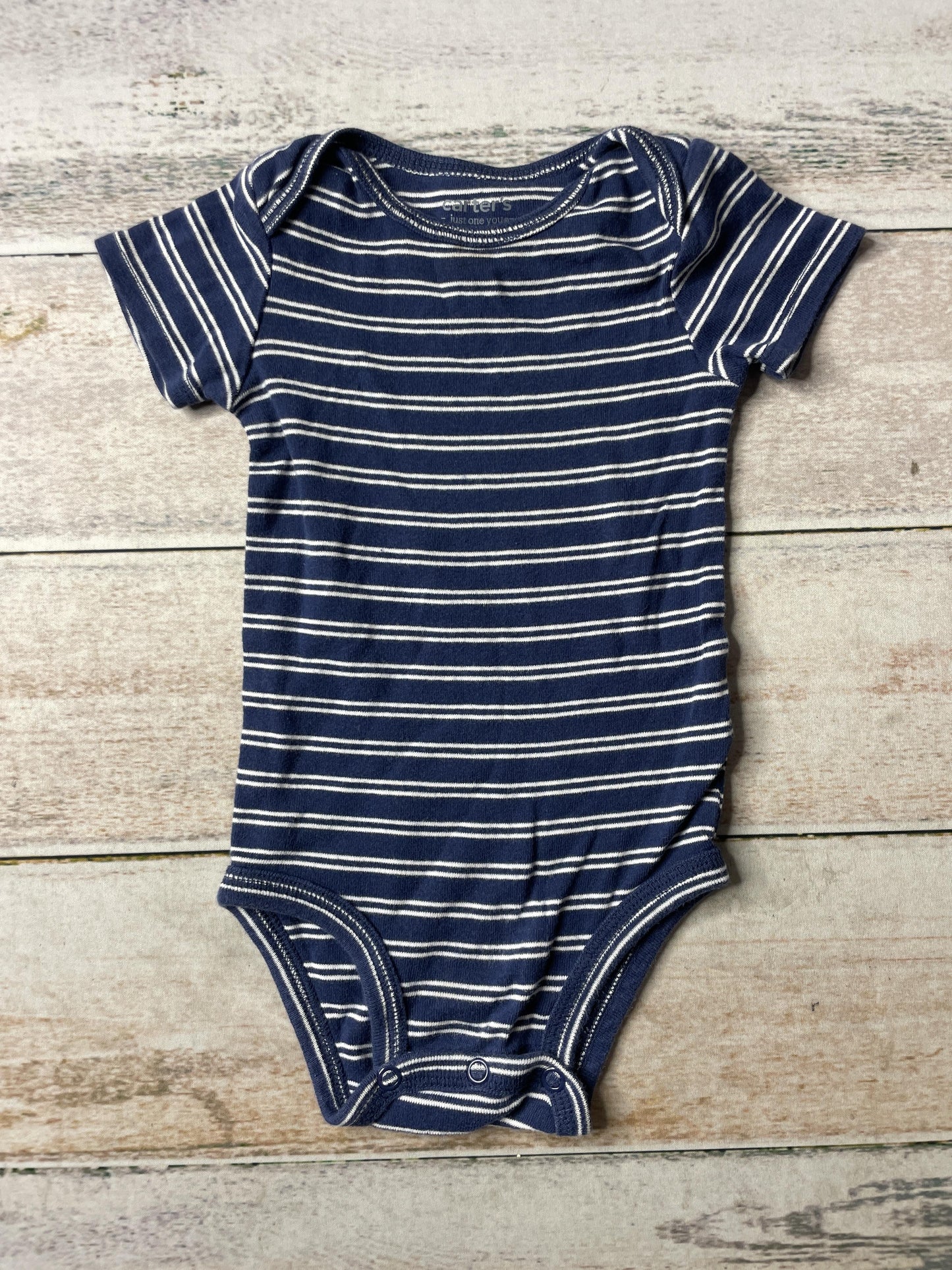 Unisex Onesie Size: 9 months