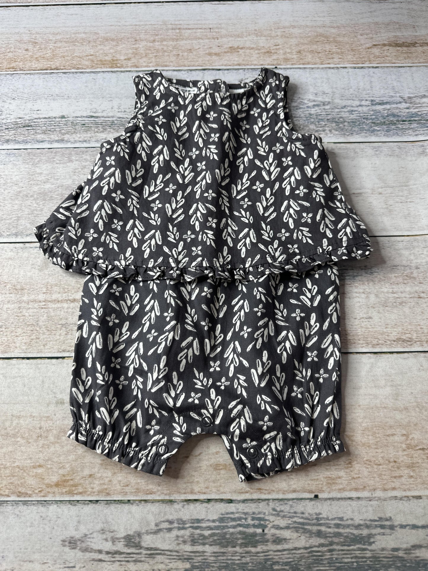 Carters Unisex Romper Size: 9 months