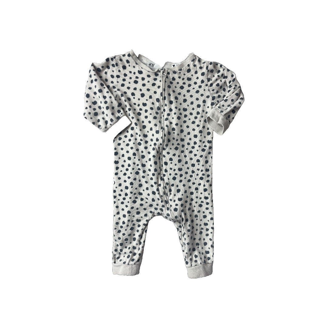Unisex Pajamas Size: 9 months
