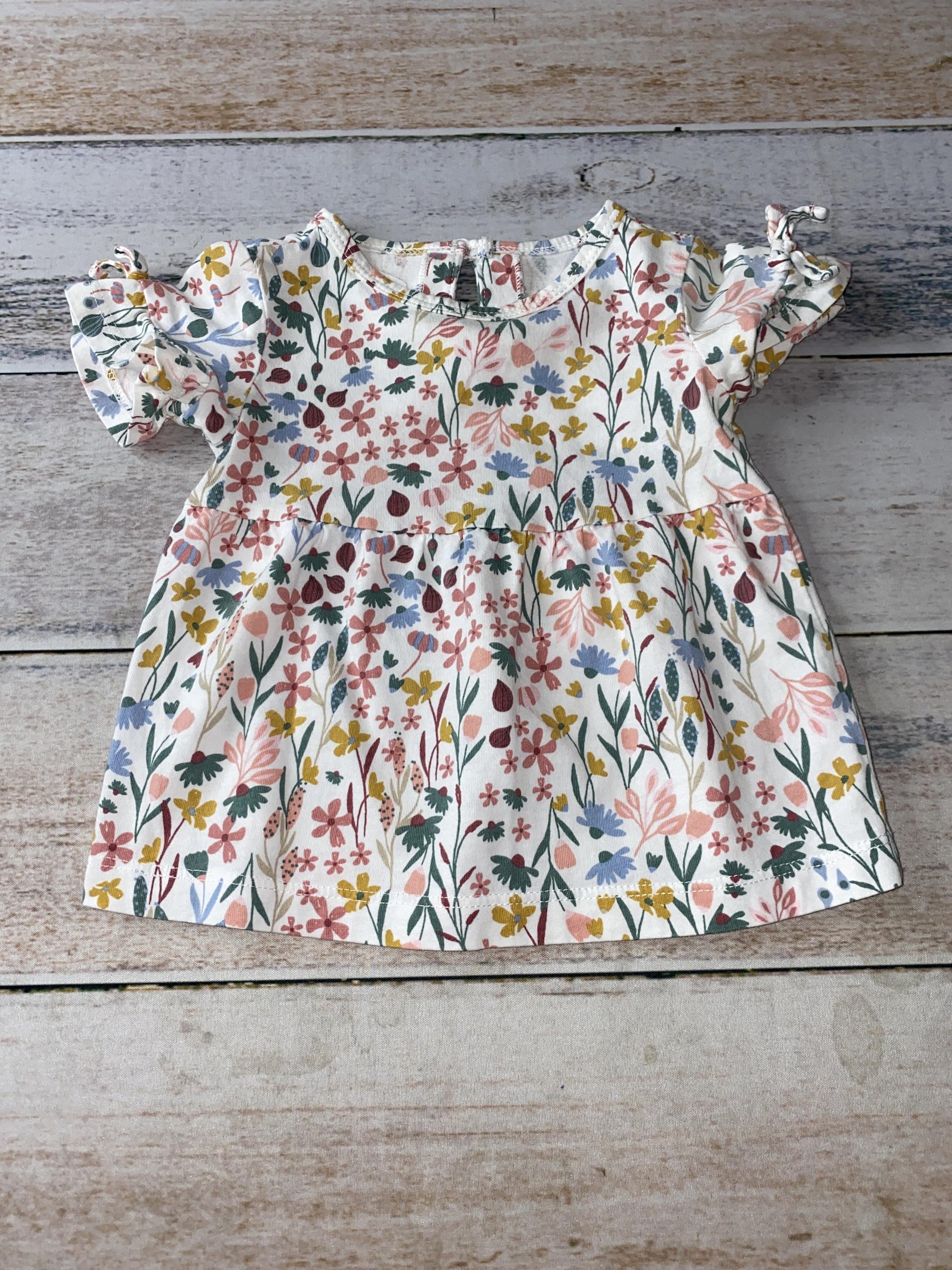 Carters Girls Dress Size: 9 months