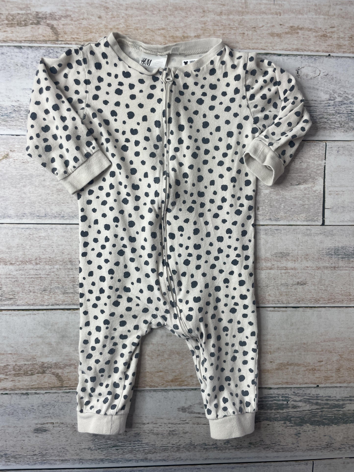 Unisex Pajamas Size: 9 months