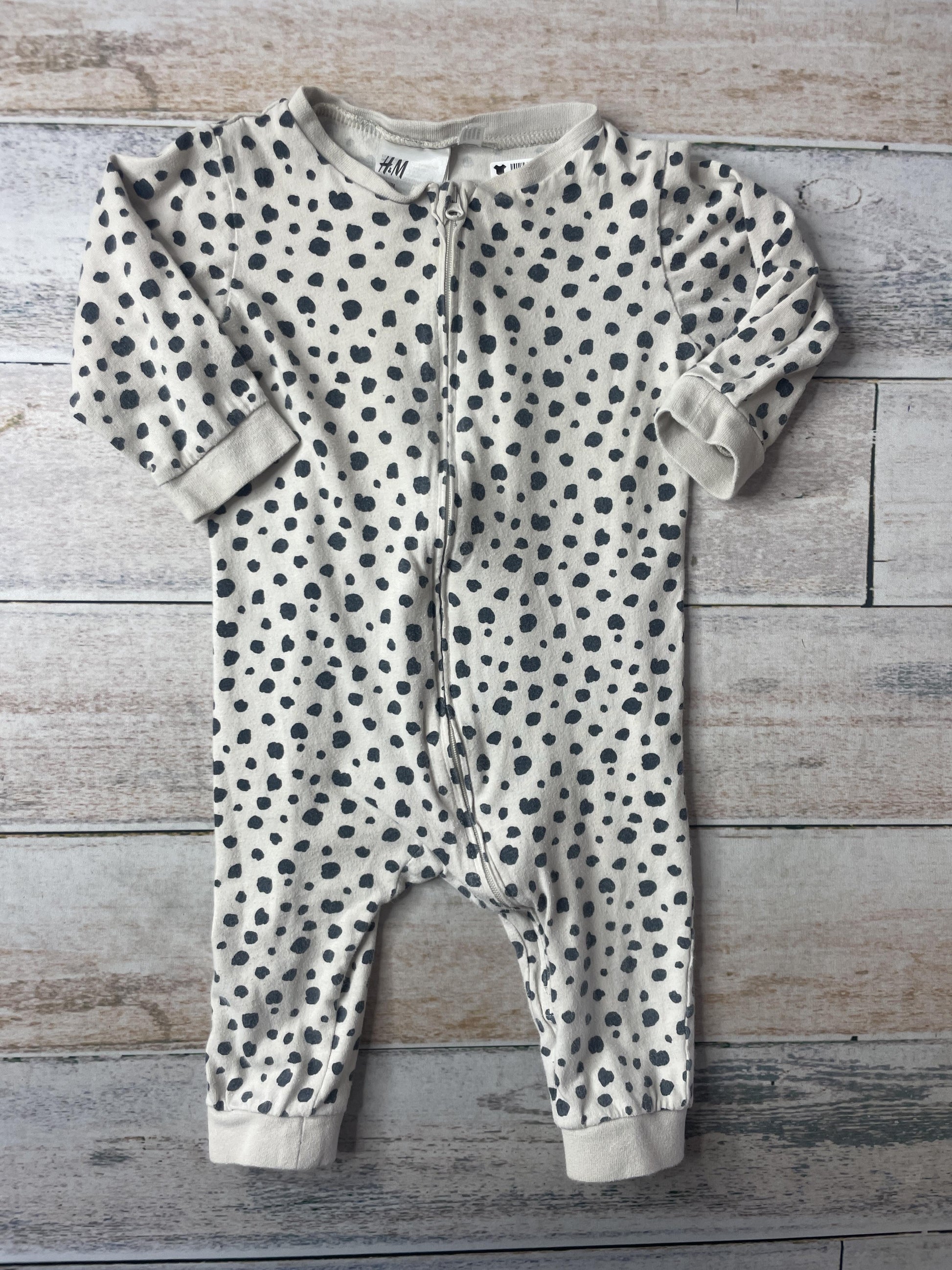 Unisex Pajamas Size: 9 months