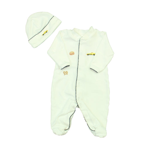 Barney's. Boys White Long Sleeve Outfit Size: New Born White