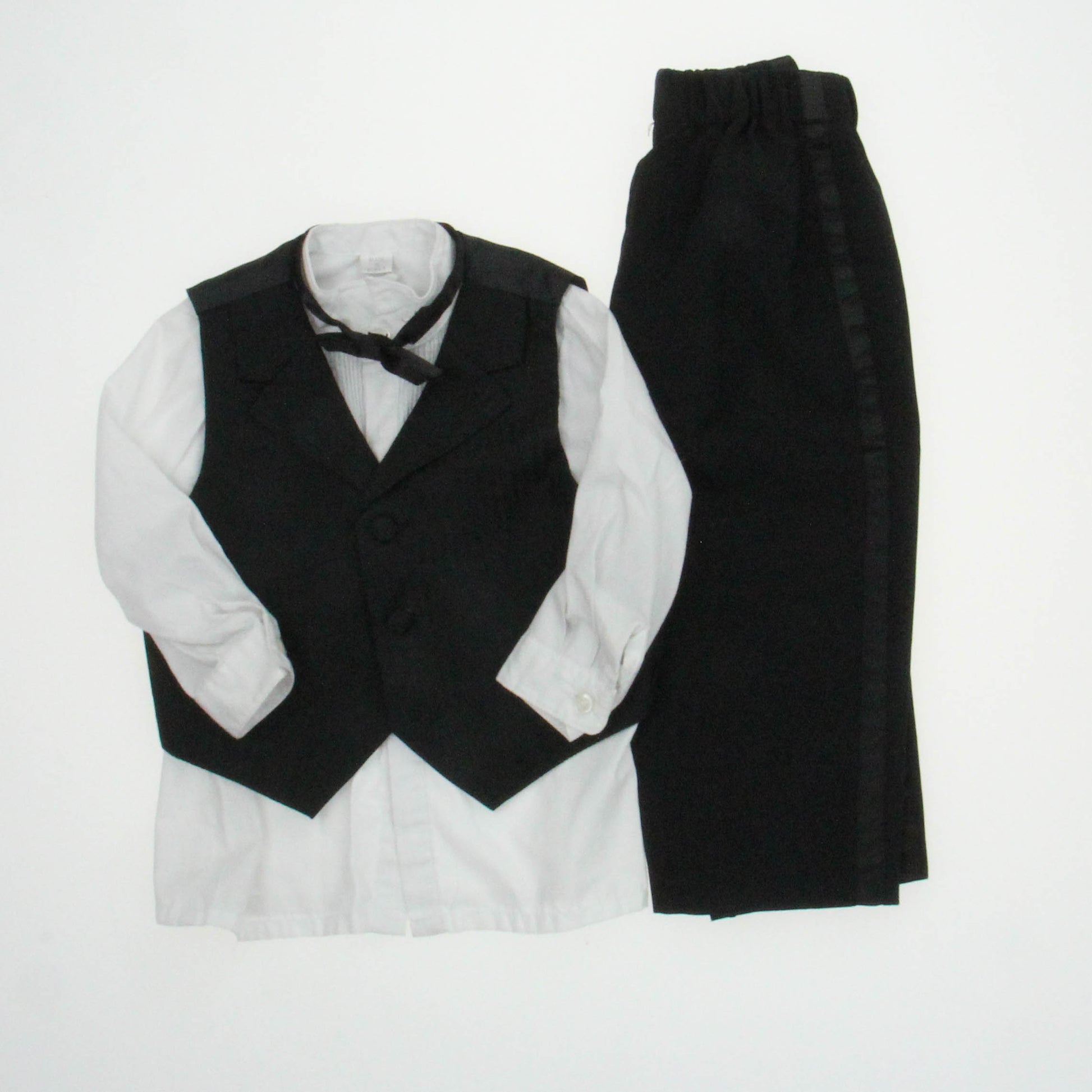 Calla Boys Black | White Special Occasion Outfit Size: 12-18 Months Black | White