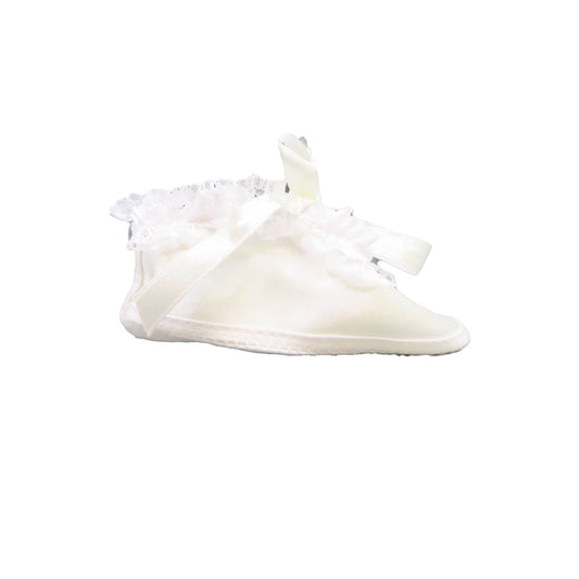 Keepsake Shoes Unisex White Booties Size: 0-6 Months White