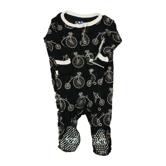 Kickee Pants Girls Black | Pink | Bicycles 1-piece footed Pajamas Size: 0-3 Months Black | Pink | Bicycles