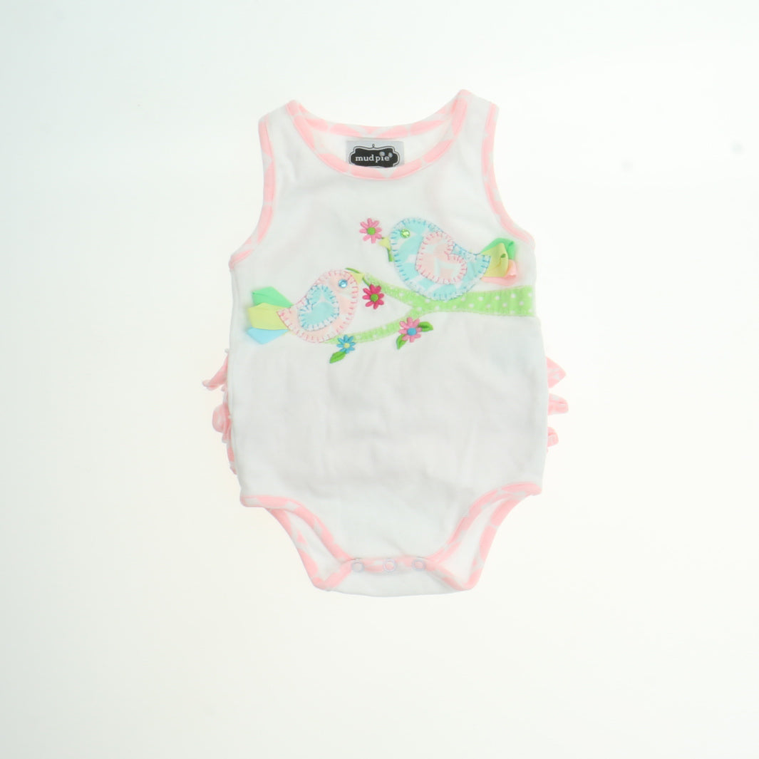 Mudpie Girls White | Pink Onesie Size: 6-12 Months White | Pink