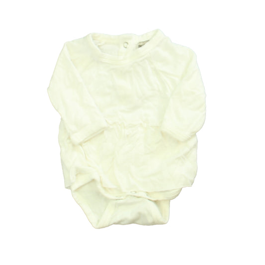 Spearmint Love Girls White Onesie Size: Newborn White