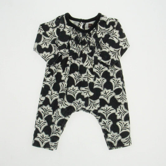 Tea Girls White | Black Long Sleeve Outfit Size: 0-3 Months