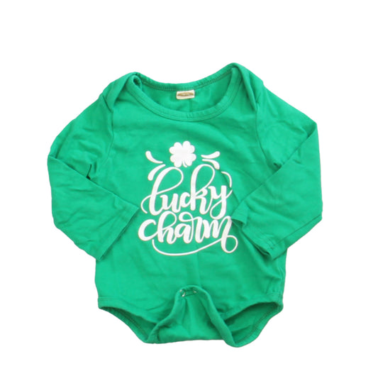 Unknown Brand Boys Green | White Onesie Size: *6-12 Months Green | White