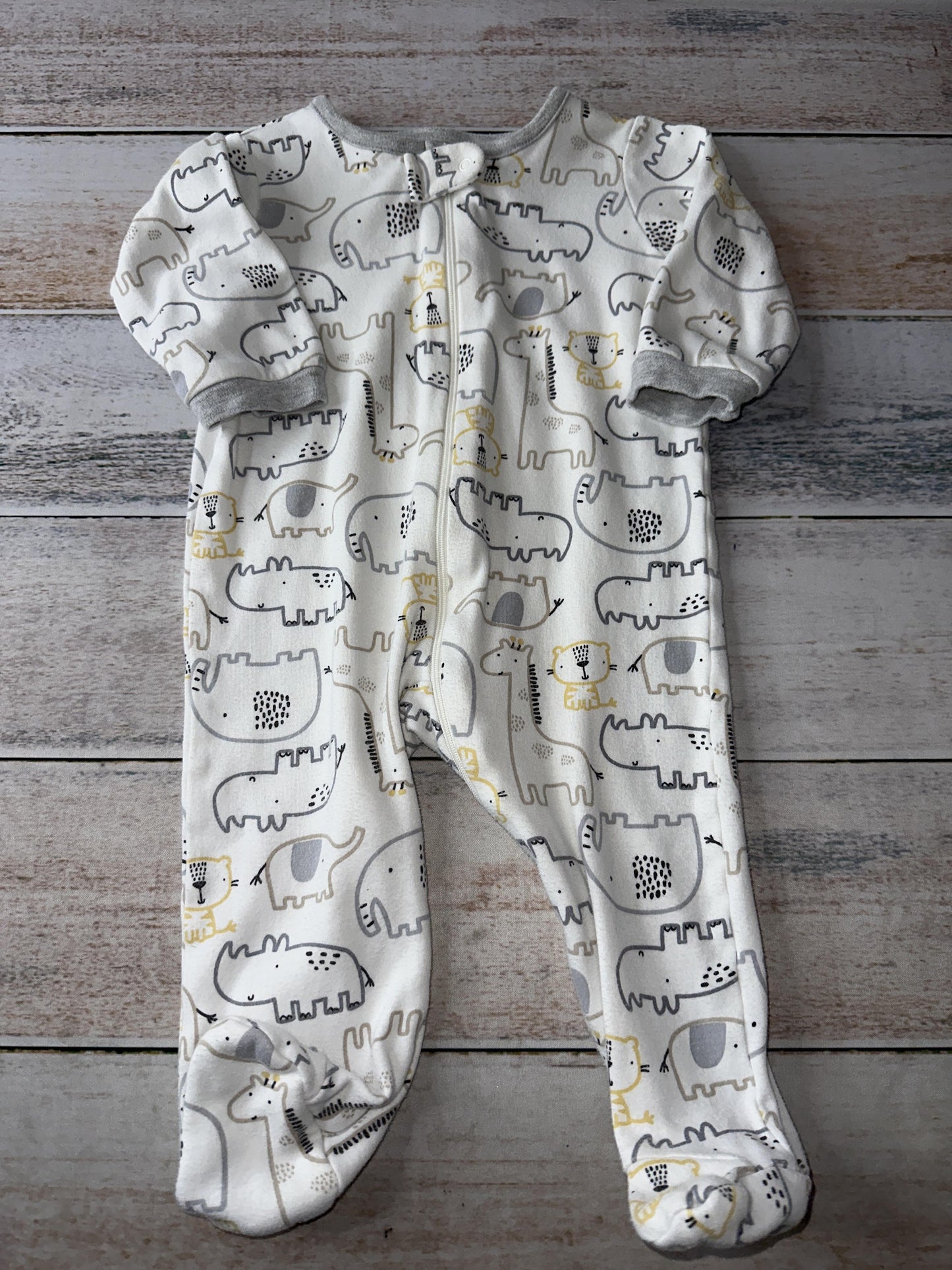 Gerber organic Boys animals | Grey | Yellow | Light Blue Pajamas Size: 6-9 months animals | Grey | Yellow | Light Blue