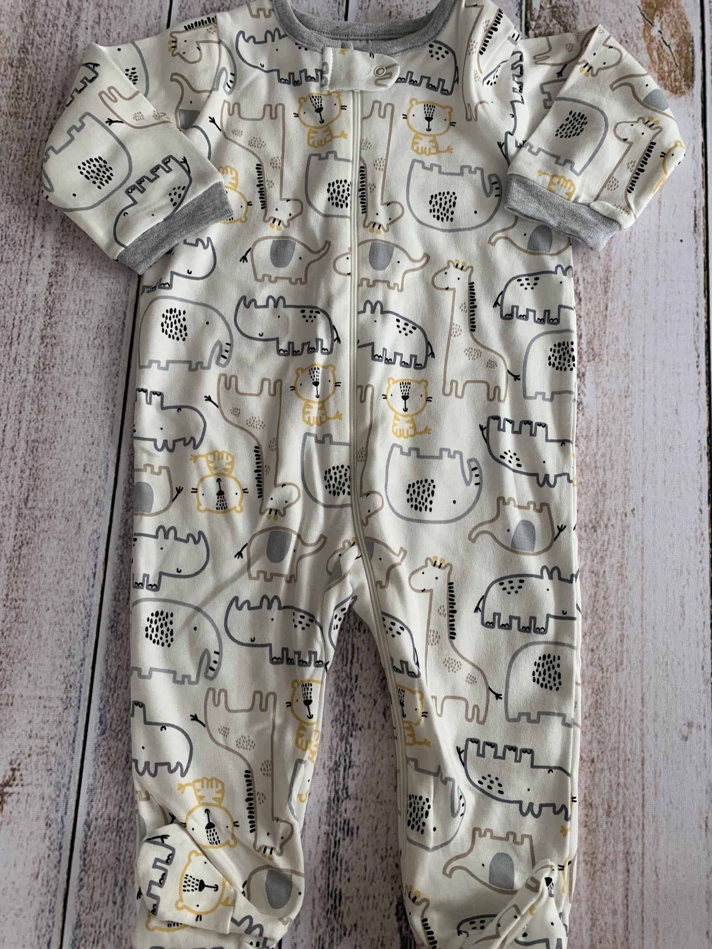 Gerber organic Boys animals | Grey | Yellow | Light Blue Pajamas Size: 6-9 months animals | Grey | Yellow | Light Blue