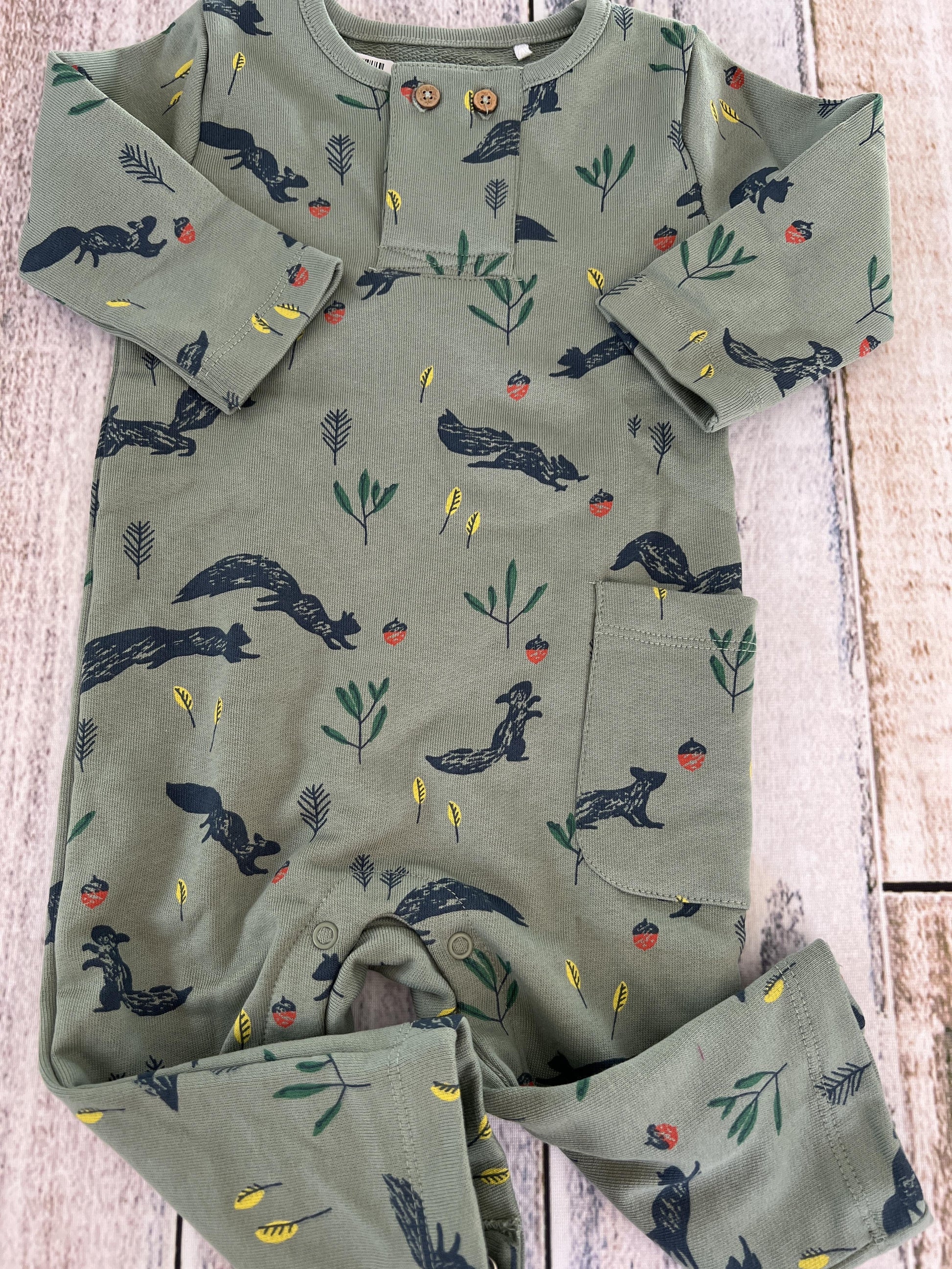 Oliver & Rain Unisex animals | Sage Long Sleeve Outfit Size: 6 months animals | Sage