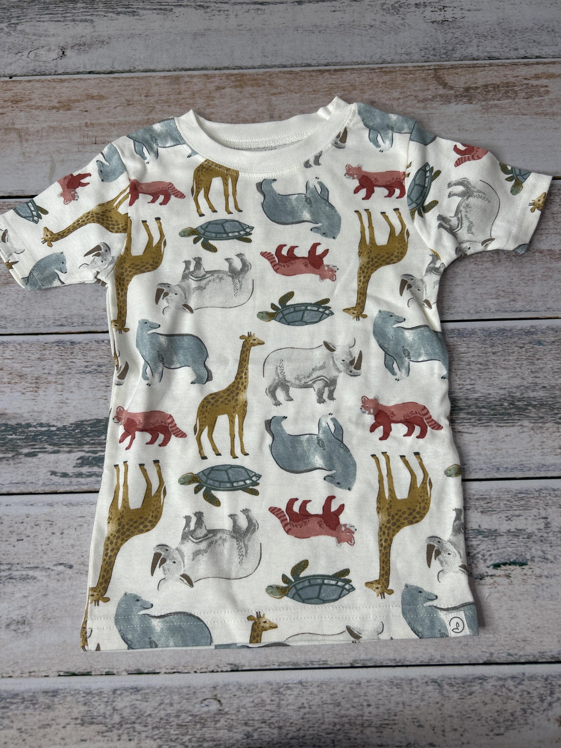 Unisex animals Pajamas Size: 4T animals