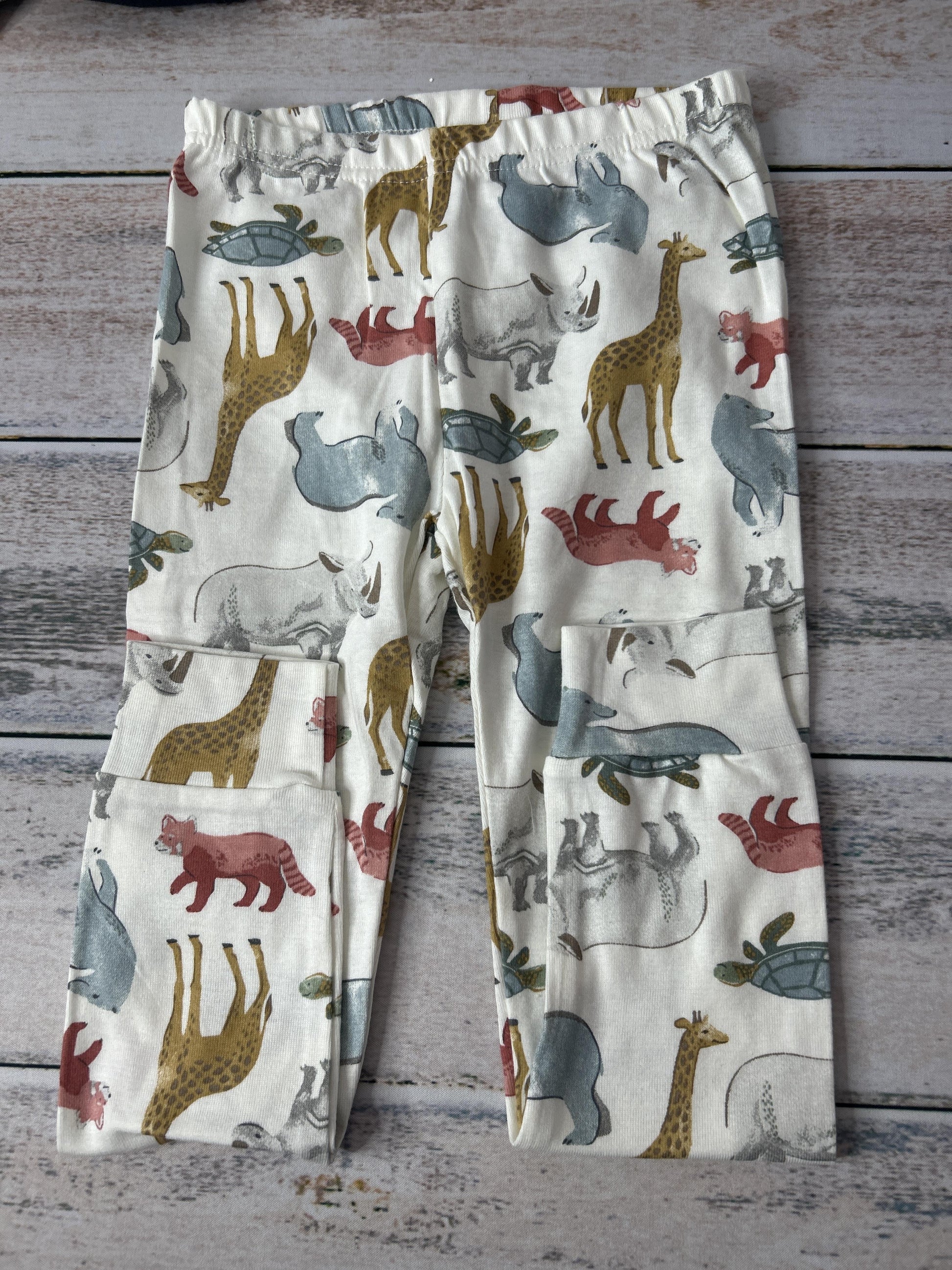 Carters Unisex animals Pajamas Size: 4T animals