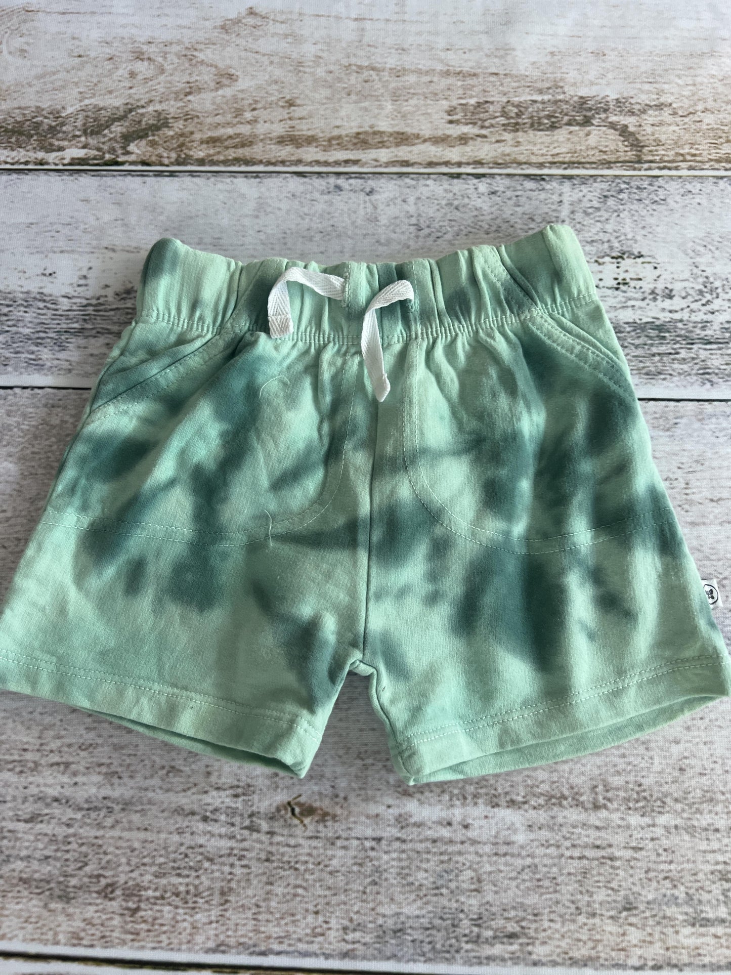 Honest co Boys Aqua | Tie Dye Shorts Size: 12 months Aqua | Tie Dye