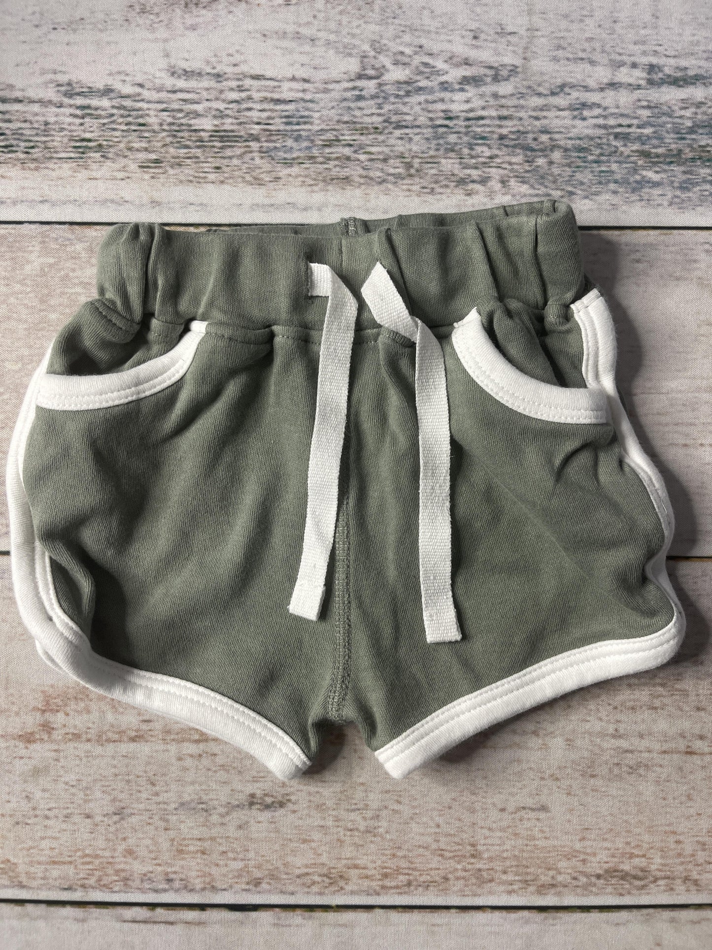 Sapling Unisex Army Green Shorts Size: 3-6 months Army Green