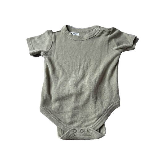 Goumi Unisex Army Green Onesie Size: 6-12 months Army Green
