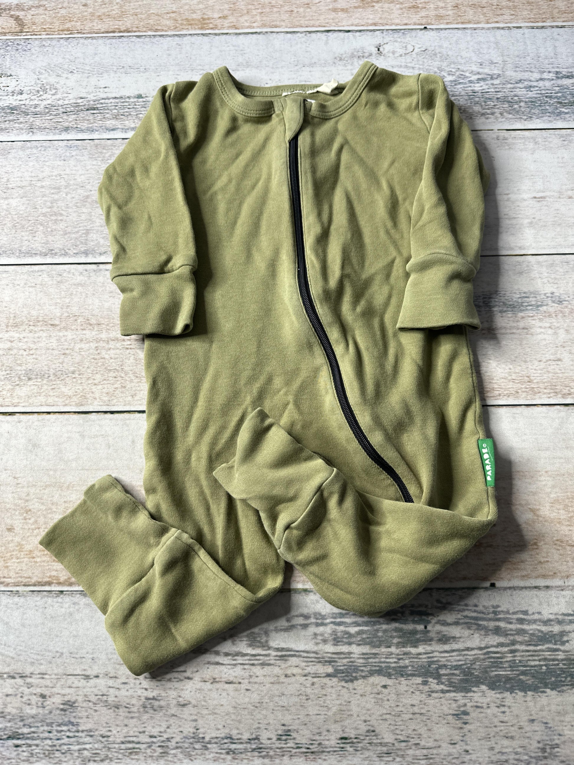 Parade Unisex Army Green Pajamas Size: 9 months Army Green