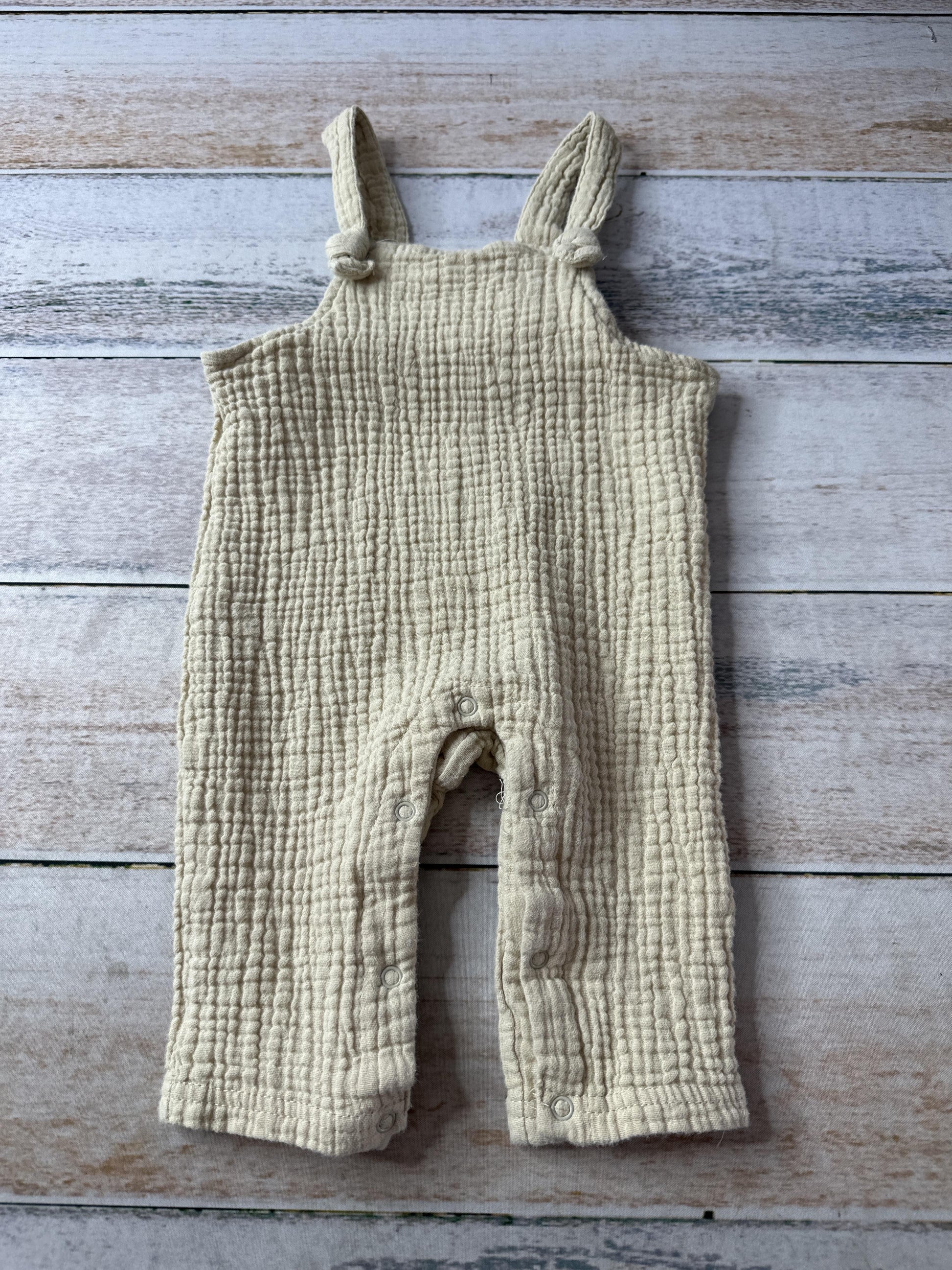 Chick Pea Unisex Beige Overalls Size: 6-9 months Beige