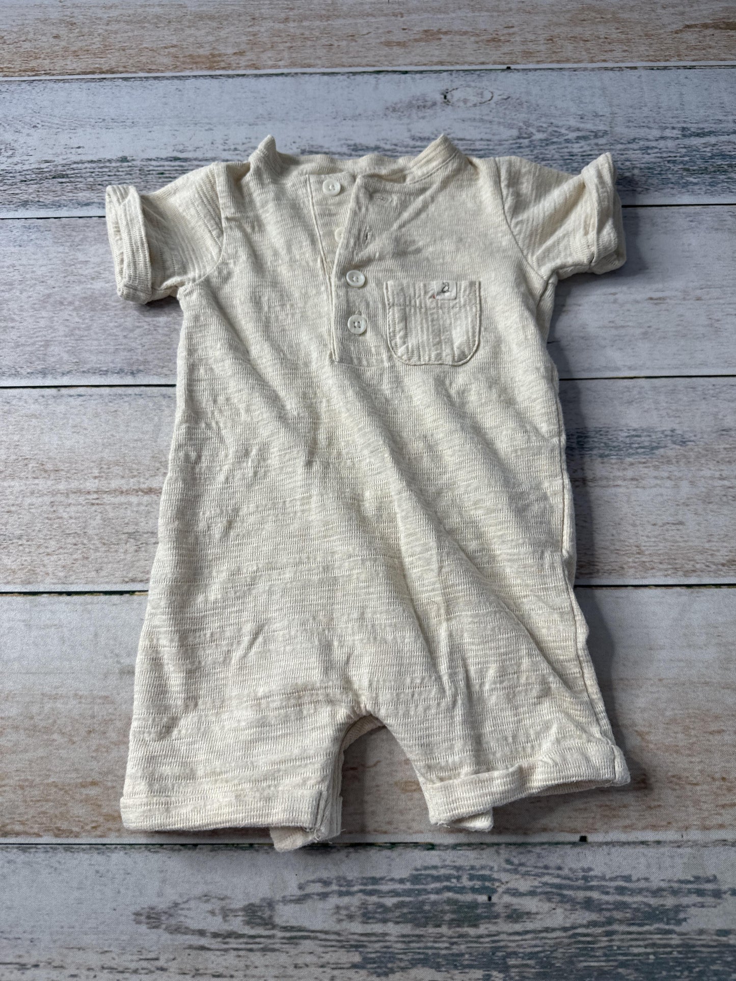 Me & Henry Unisex Beige Romper Size: 3-6 months Beige