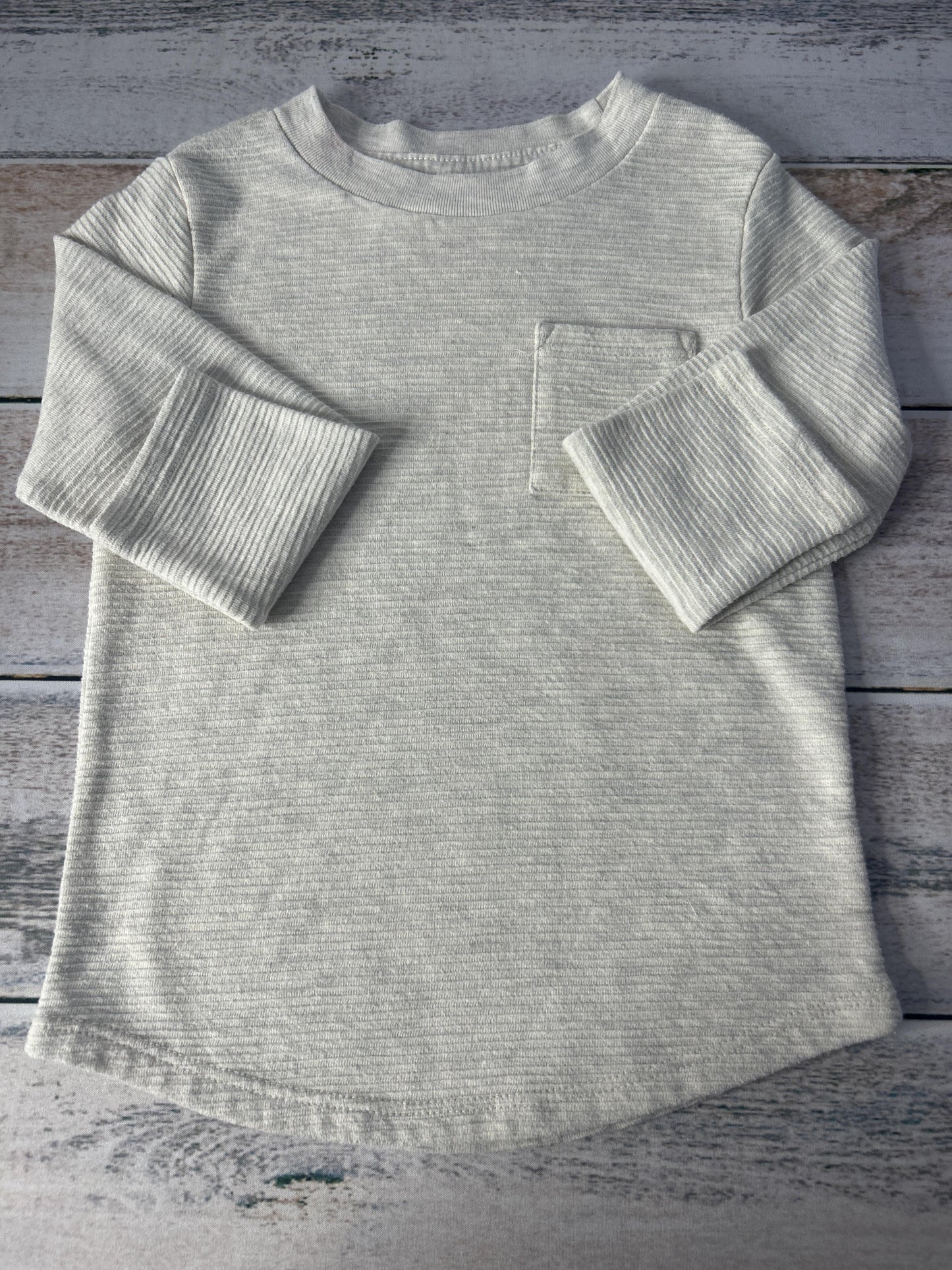 Boys Beige Long Sleeve Shirt Size: 3T Beige