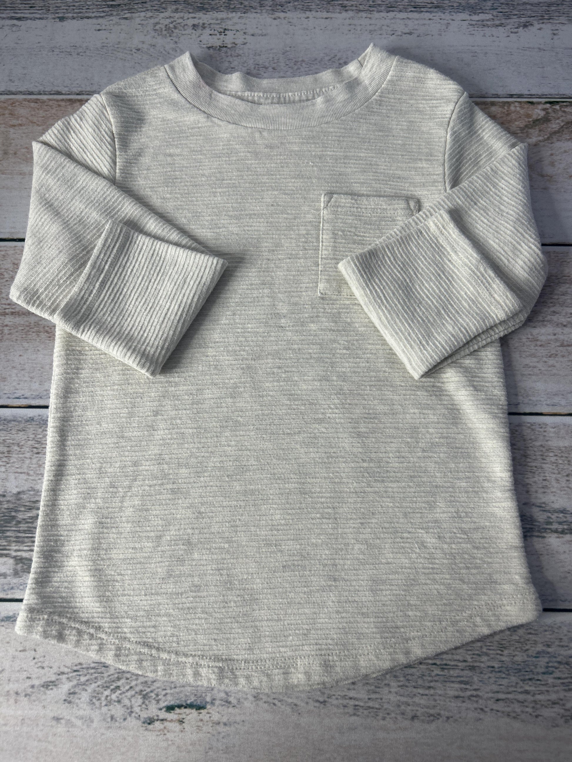 Boys Beige Long Sleeve Shirt Size: 3T Beige