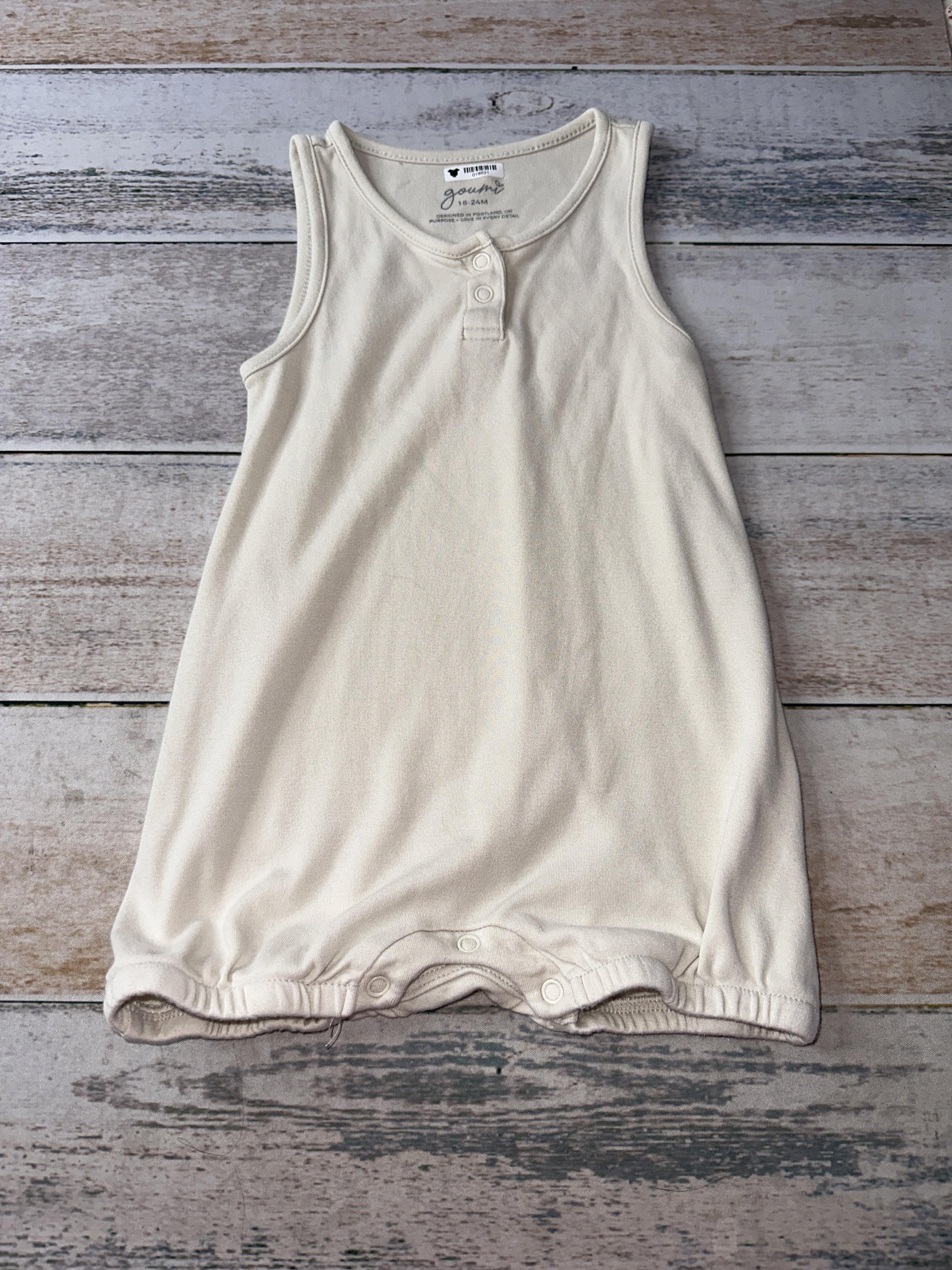 Young Hearts Unisex Beige Romper Size: 18-24 months Beige