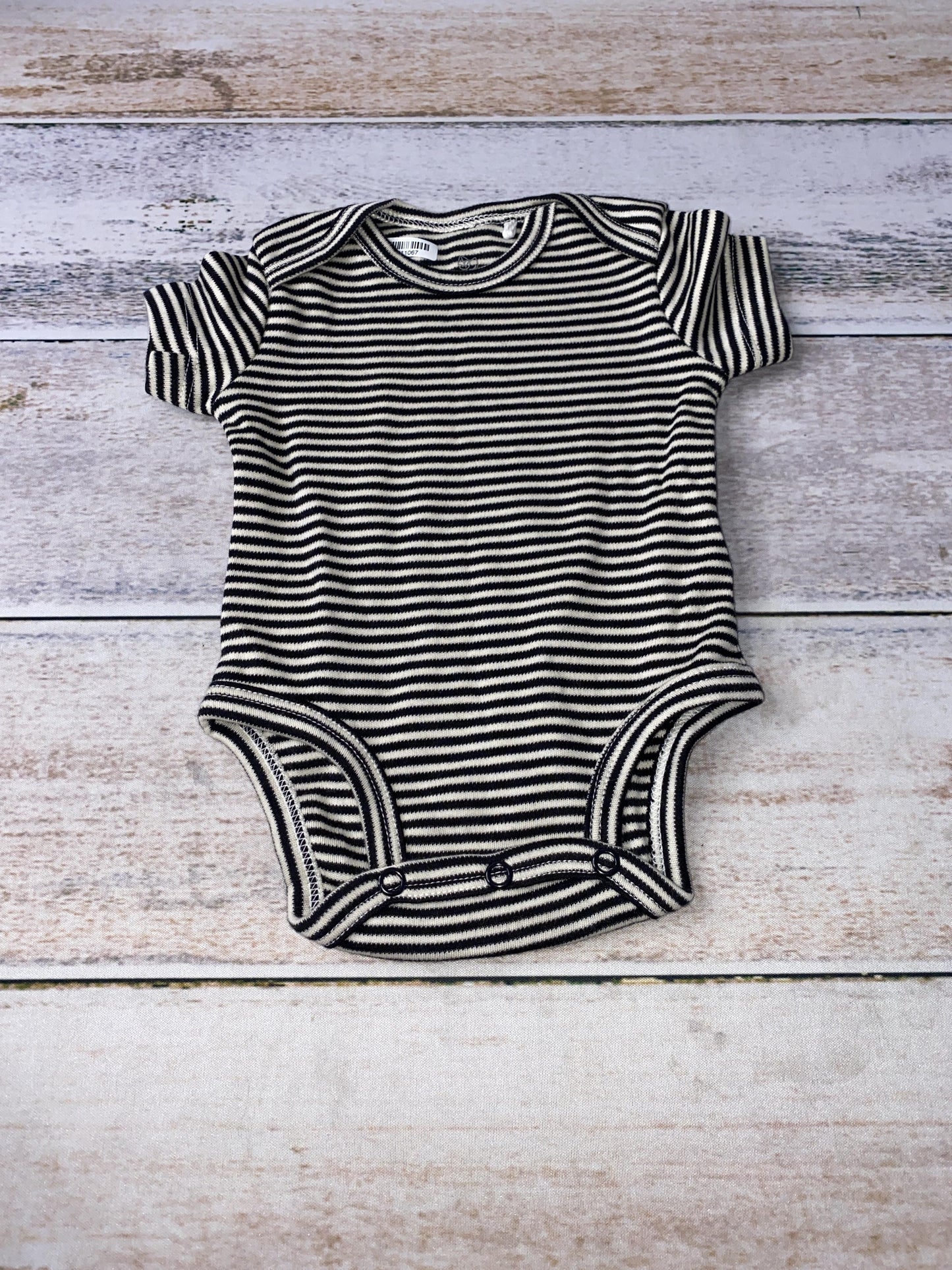Oliver & Rain Unisex Black | cream | Stripe Onesie Size: Newborn Black | cream | Stripe