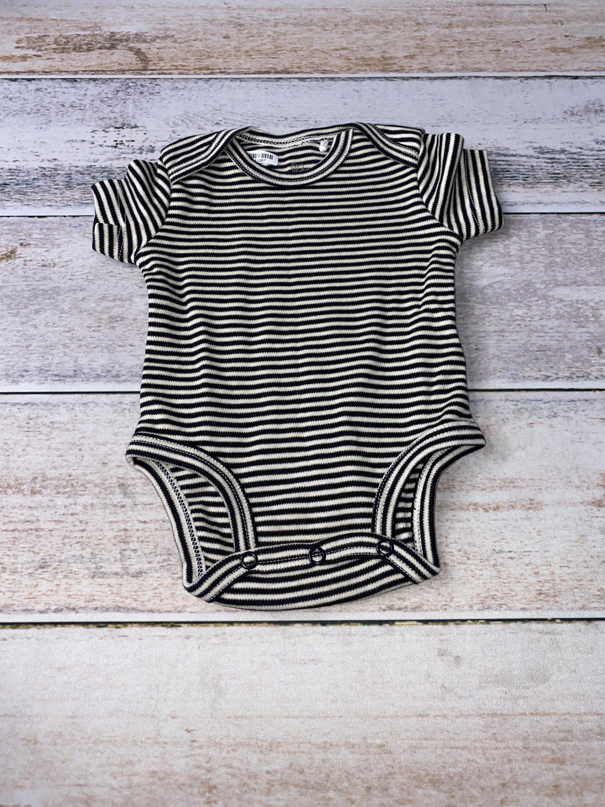 Oliver & Rain Unisex Black | cream | Stripe Onesie Size: Newborn Black | cream | Stripe