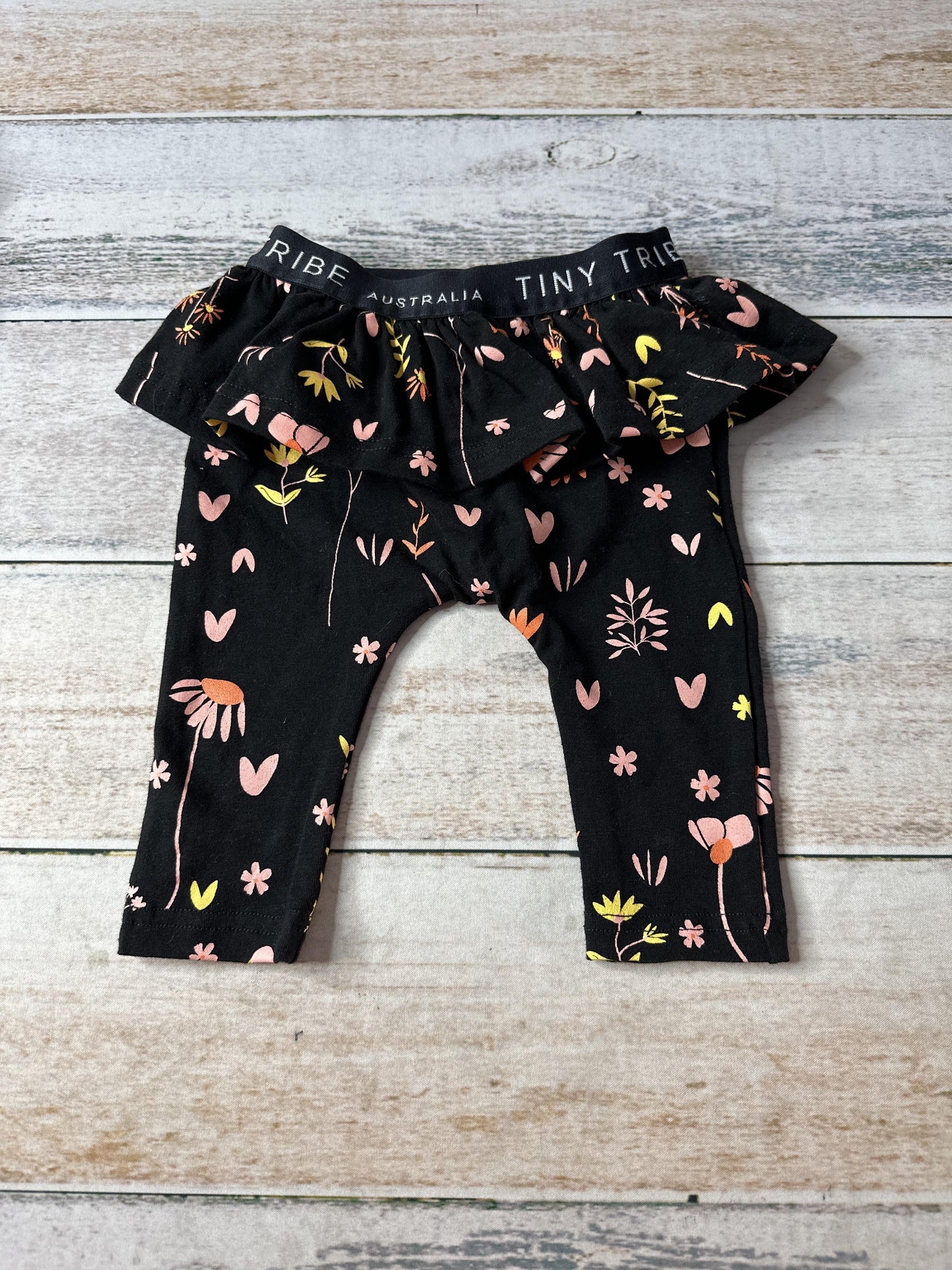 Tiny Tribe Girls Black | Flowers Pants Size: 3-6 months Black | Flowers