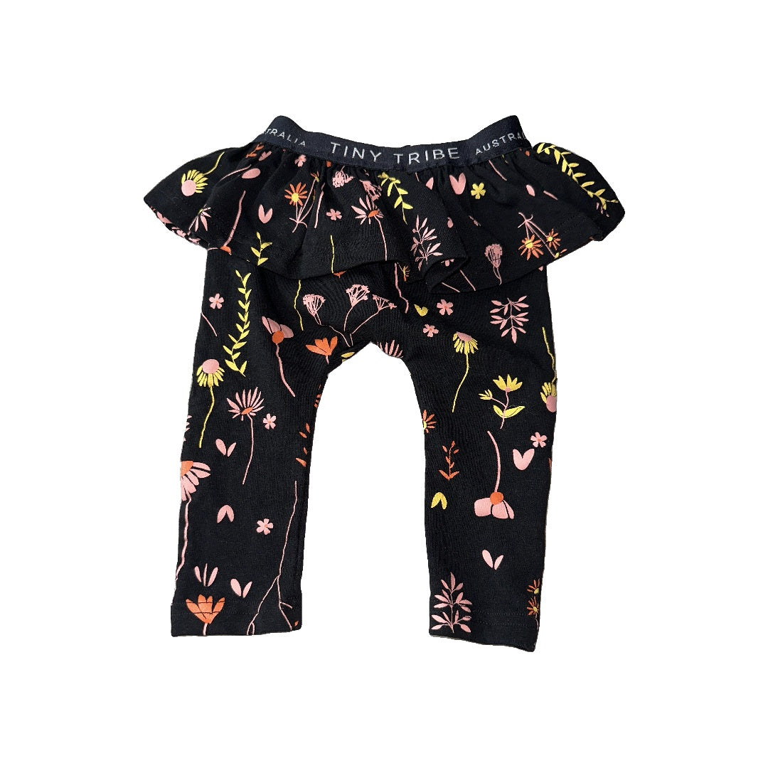 Tiny Tribe Girls Black | Flowers Pants Size: 6-9 months Black | Flowers