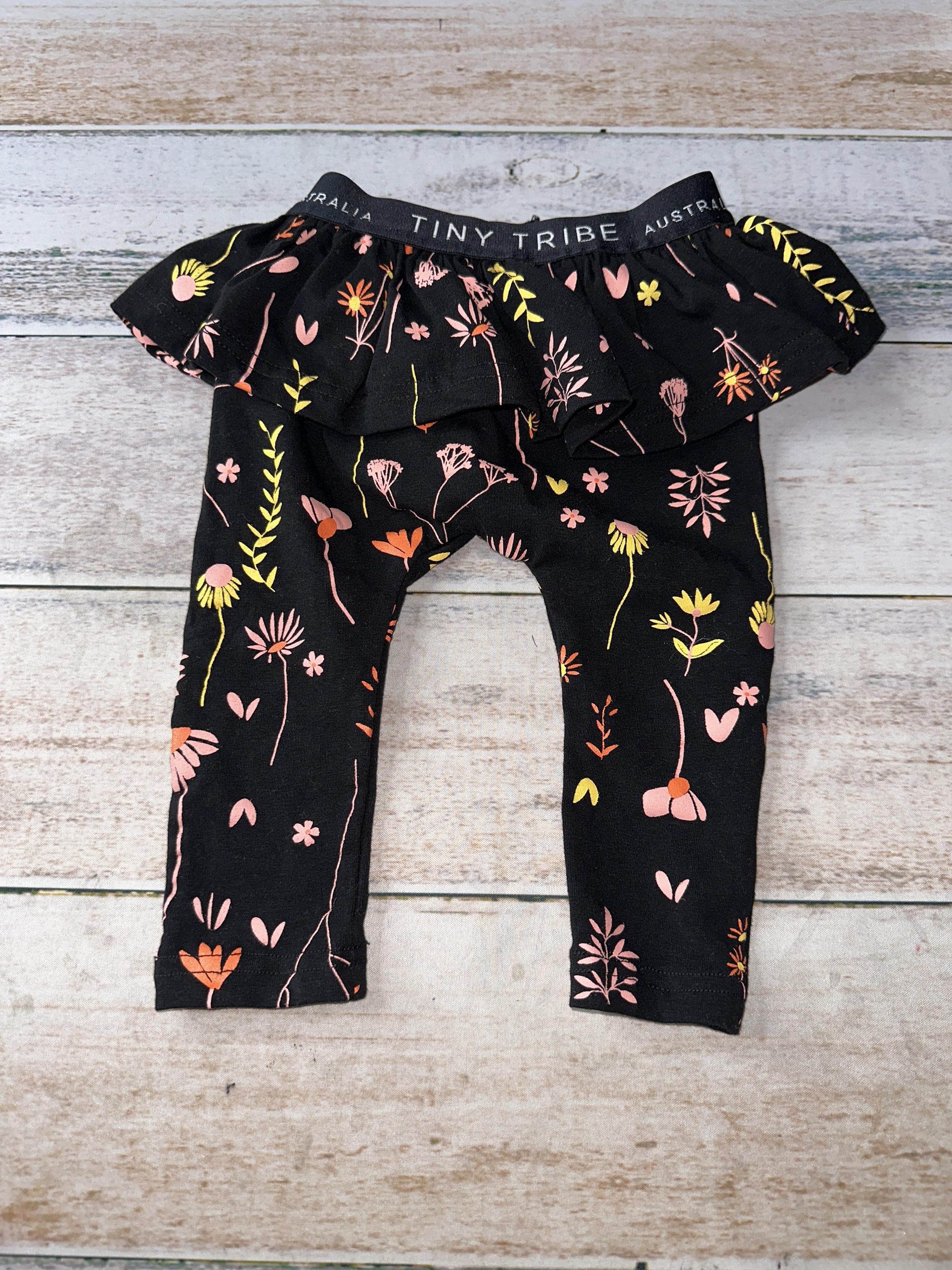 Tiny Tribe Girls Black | Flowers Pants Size: 6-9 months Black | Flowers