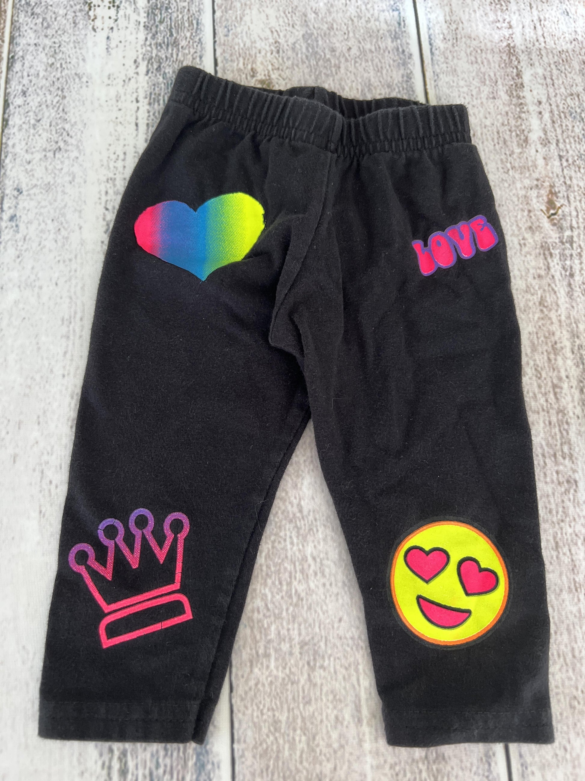 Unisex Black | Graphic Pants Size: 6-12 months Black | Graphic