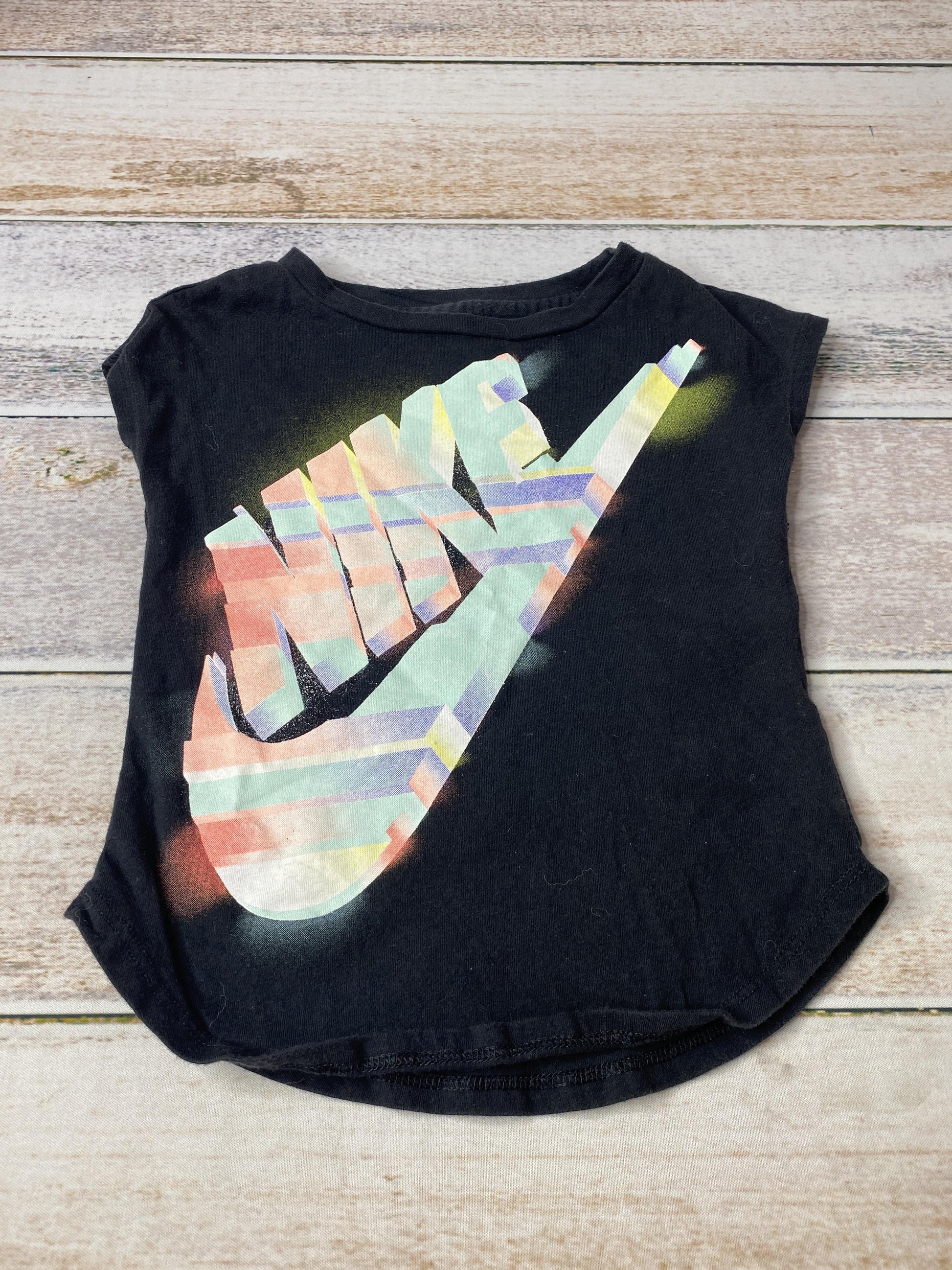 Nike Girls Black | Graphic T-Shirt Size: 2T Black | Graphic