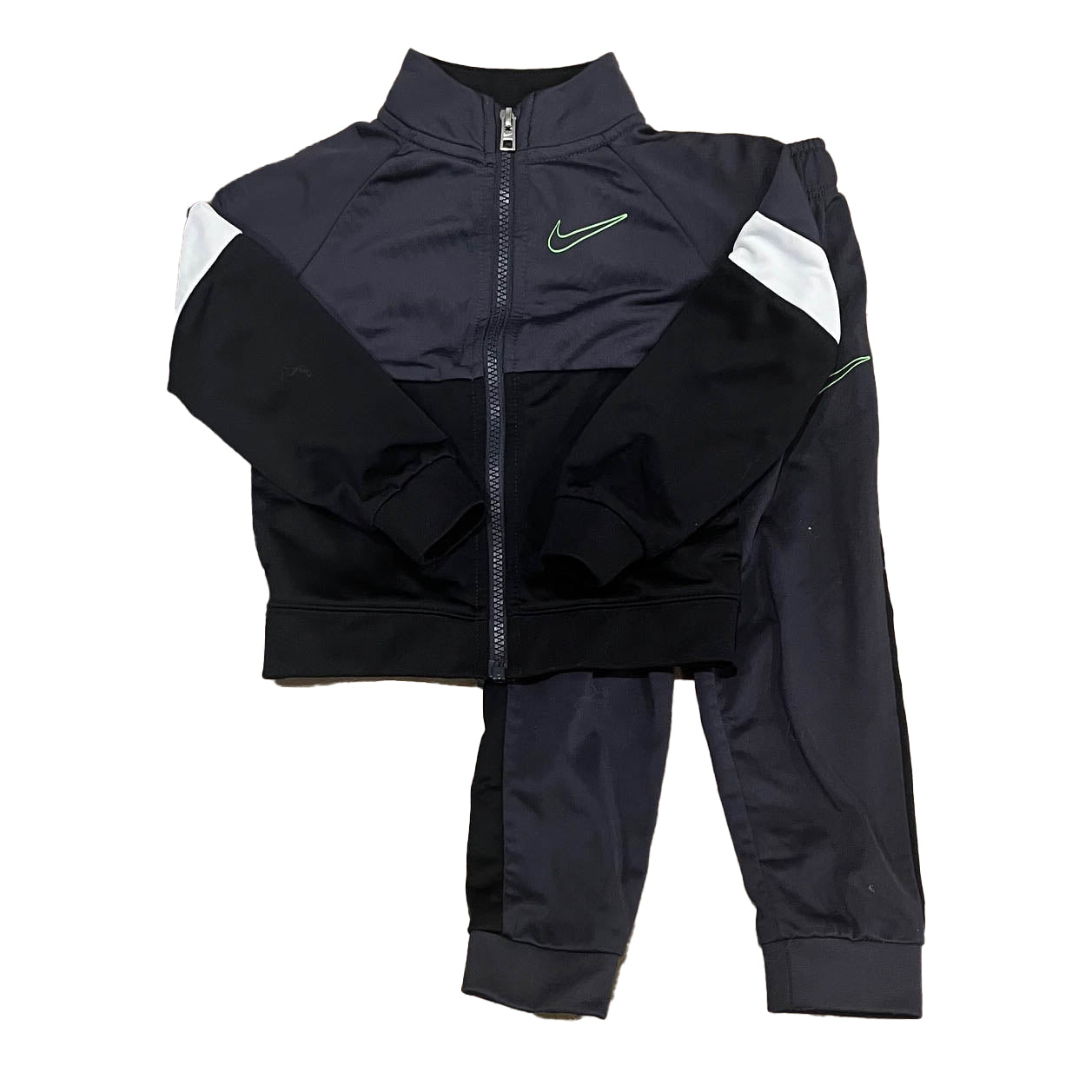 Nike Boys Black | Gray | Green Track Suit Size: 24 Months