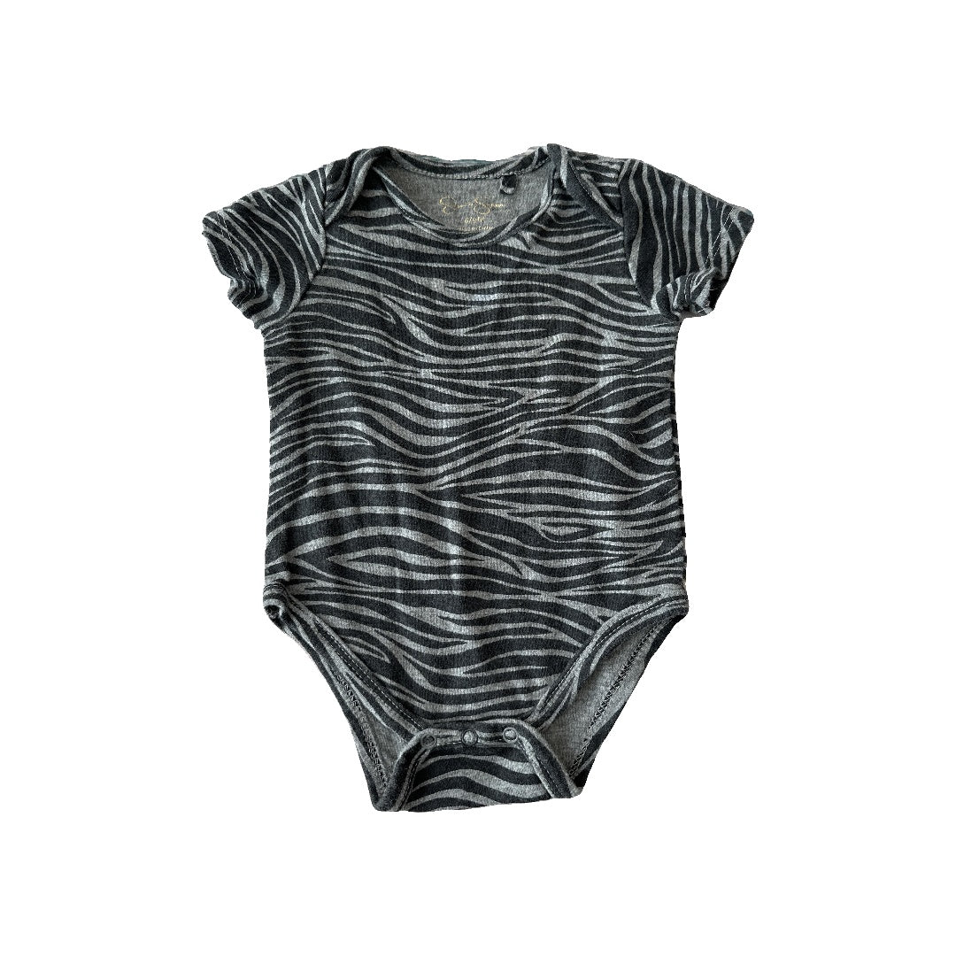Jessica Simpson Girls Black | Grey | Animal Print Onesie Size: 6-9 months Black | Grey | Animal Print