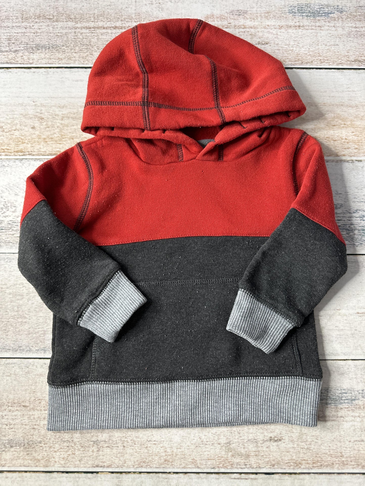 Kidgets Boys Black | Grey | Red Sweater Size: 2T Black | Grey | Red